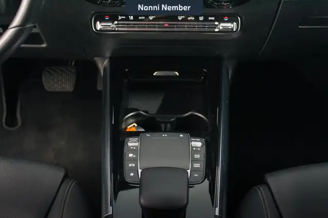 Mercedes-Benz Gla view 13