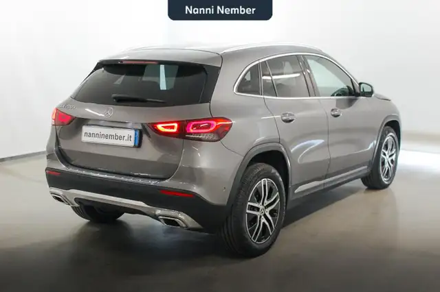 Mercedes-Benz Gla view 3
