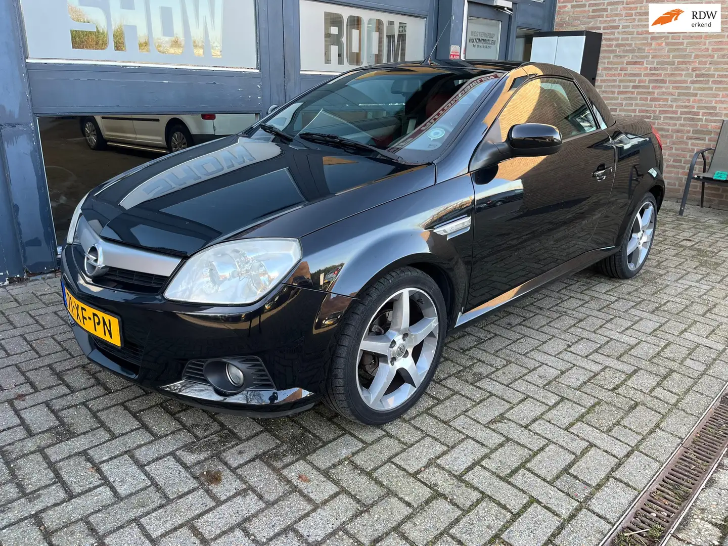 Opel Tigra TwinTop 1.4-16V Temptation Schwarz - 1