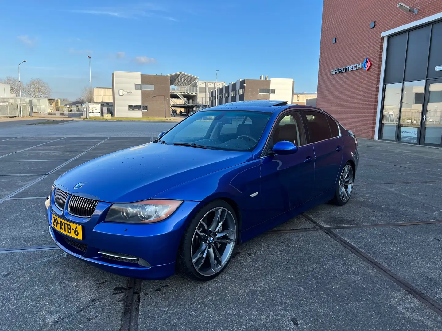 BMW 335 i Blauw - 1