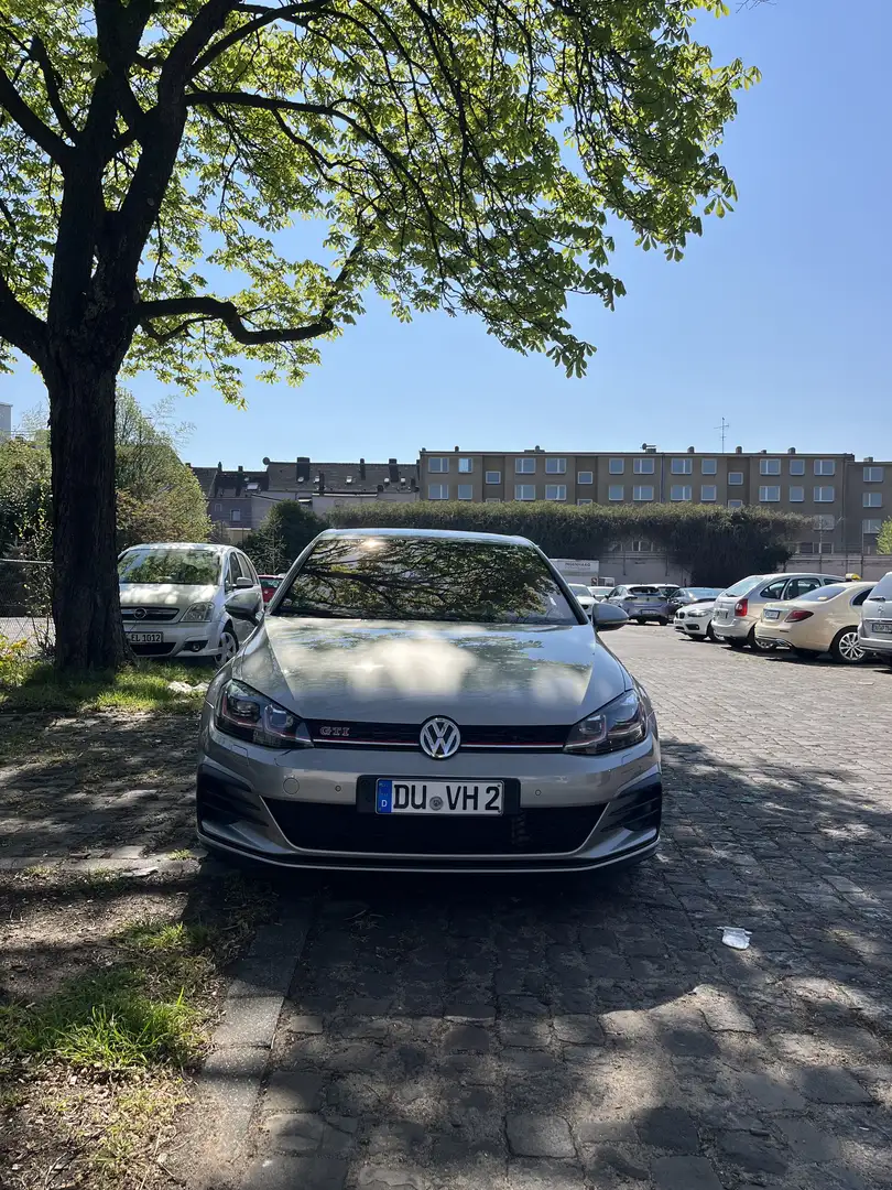 Volkswagen Golf GTI (BlueMotion Technology) DSG Performance - 2