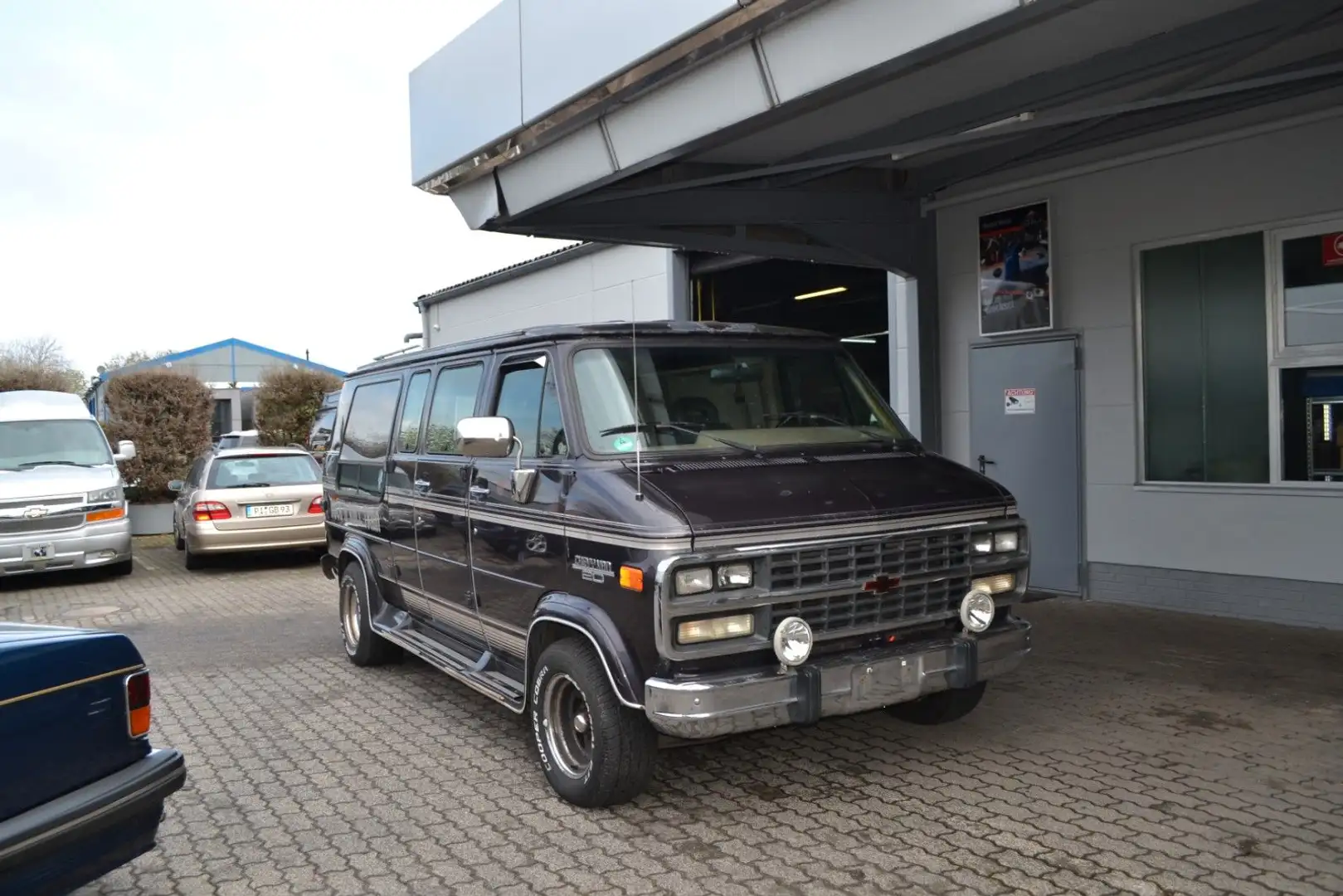 Chevrolet Chevy Van G20 low top  5,7 V8 - 2