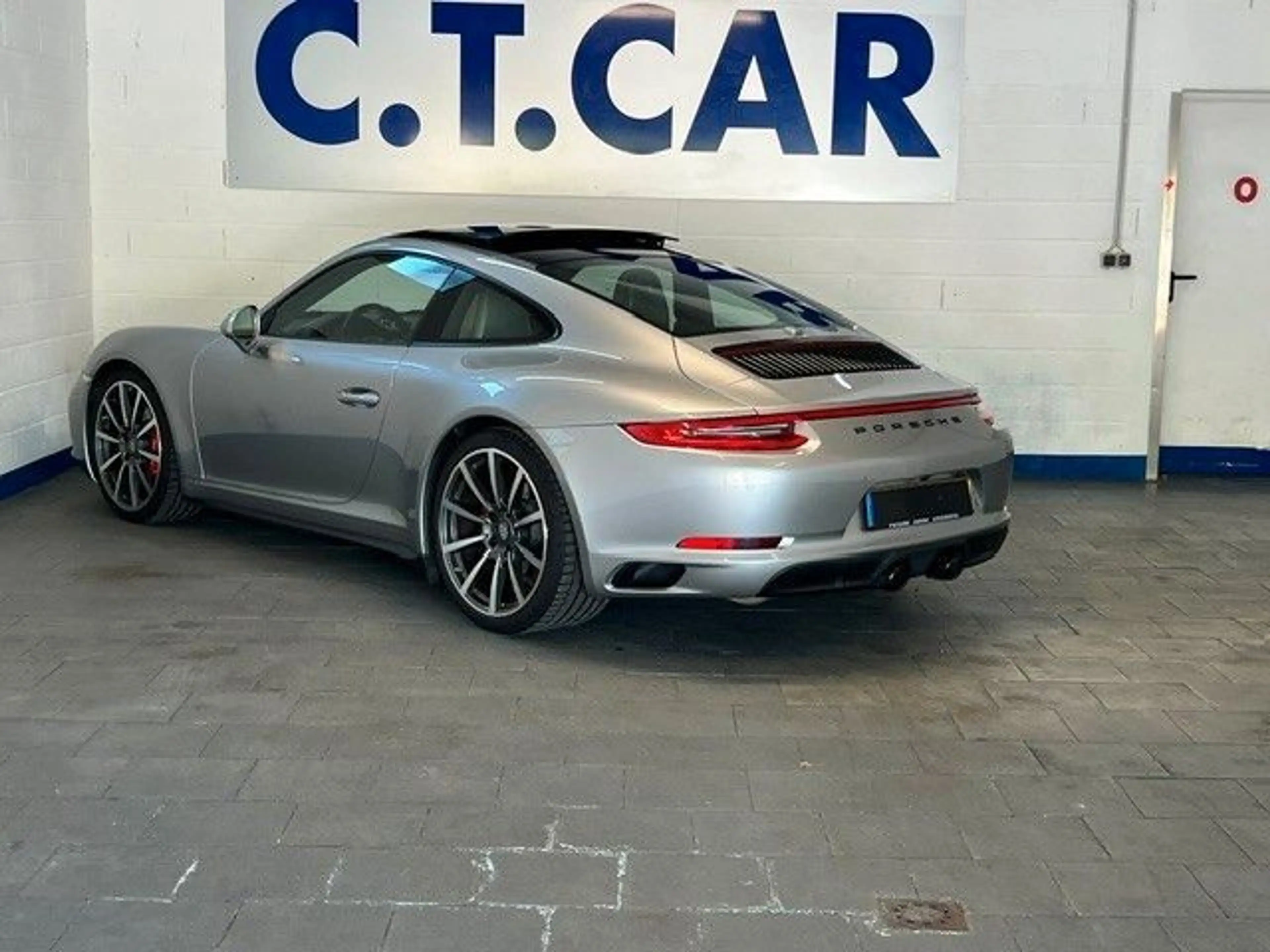 Porsche 991 911 Carrera 4 S - panorama - VOLL — photo 4