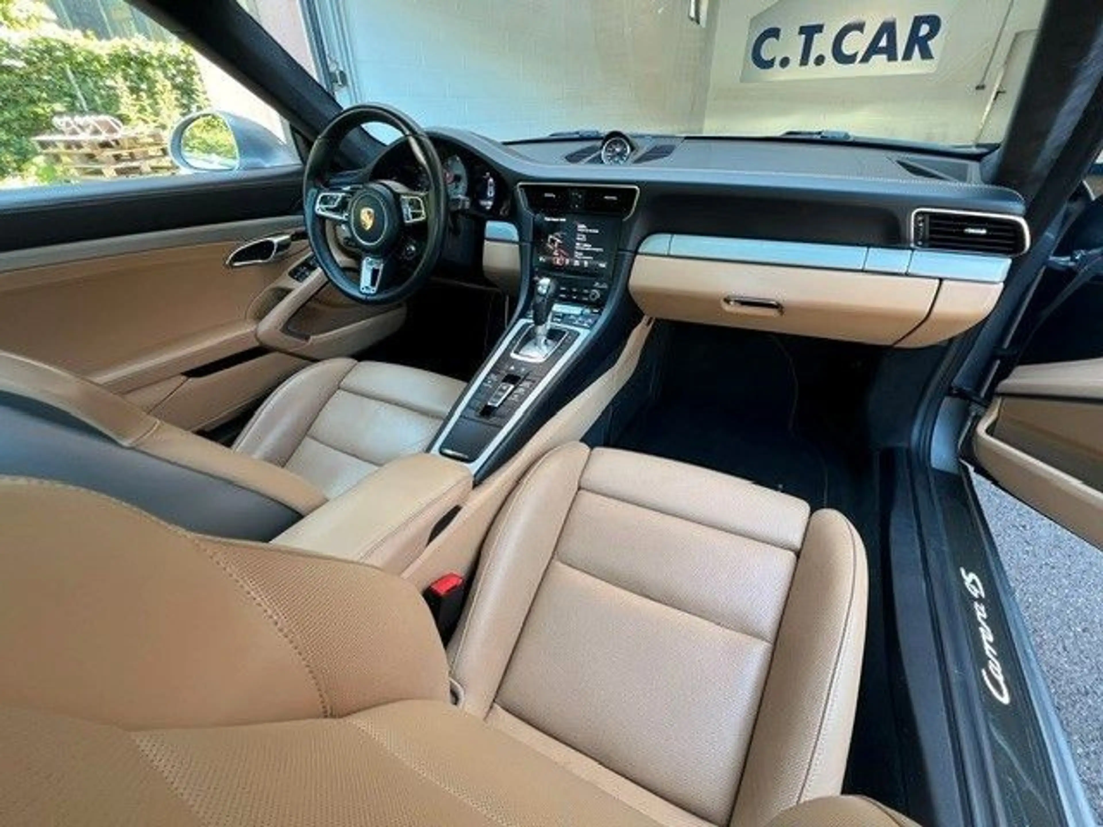 Porsche 991 911 Carrera 4 S - panorama - VOLL — photo 7