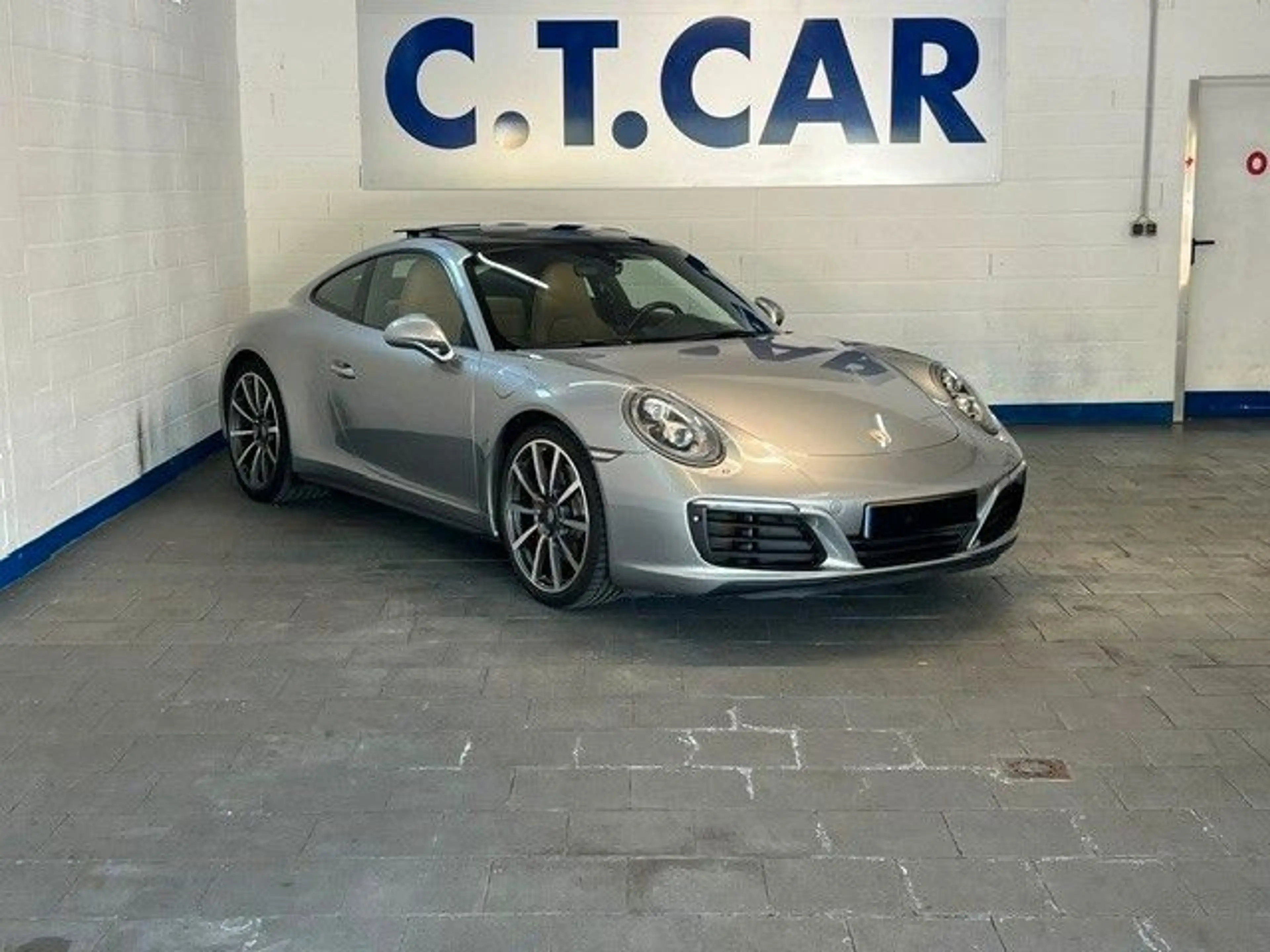 Porsche 991 911 Carrera 4 S - panorama - VOLL
