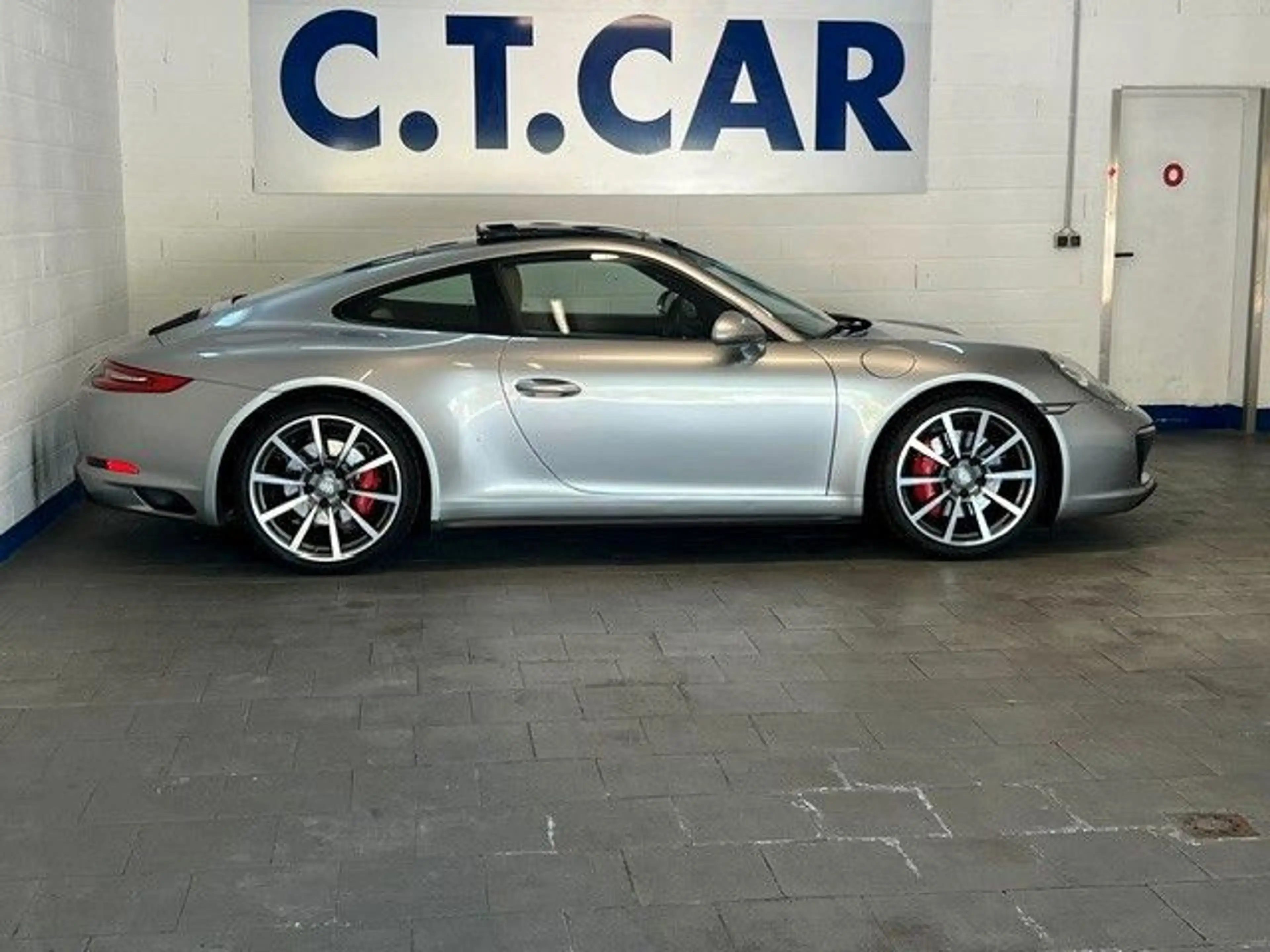 Porsche 991 911 Carrera 4 S - panorama - VOLL — photo 2