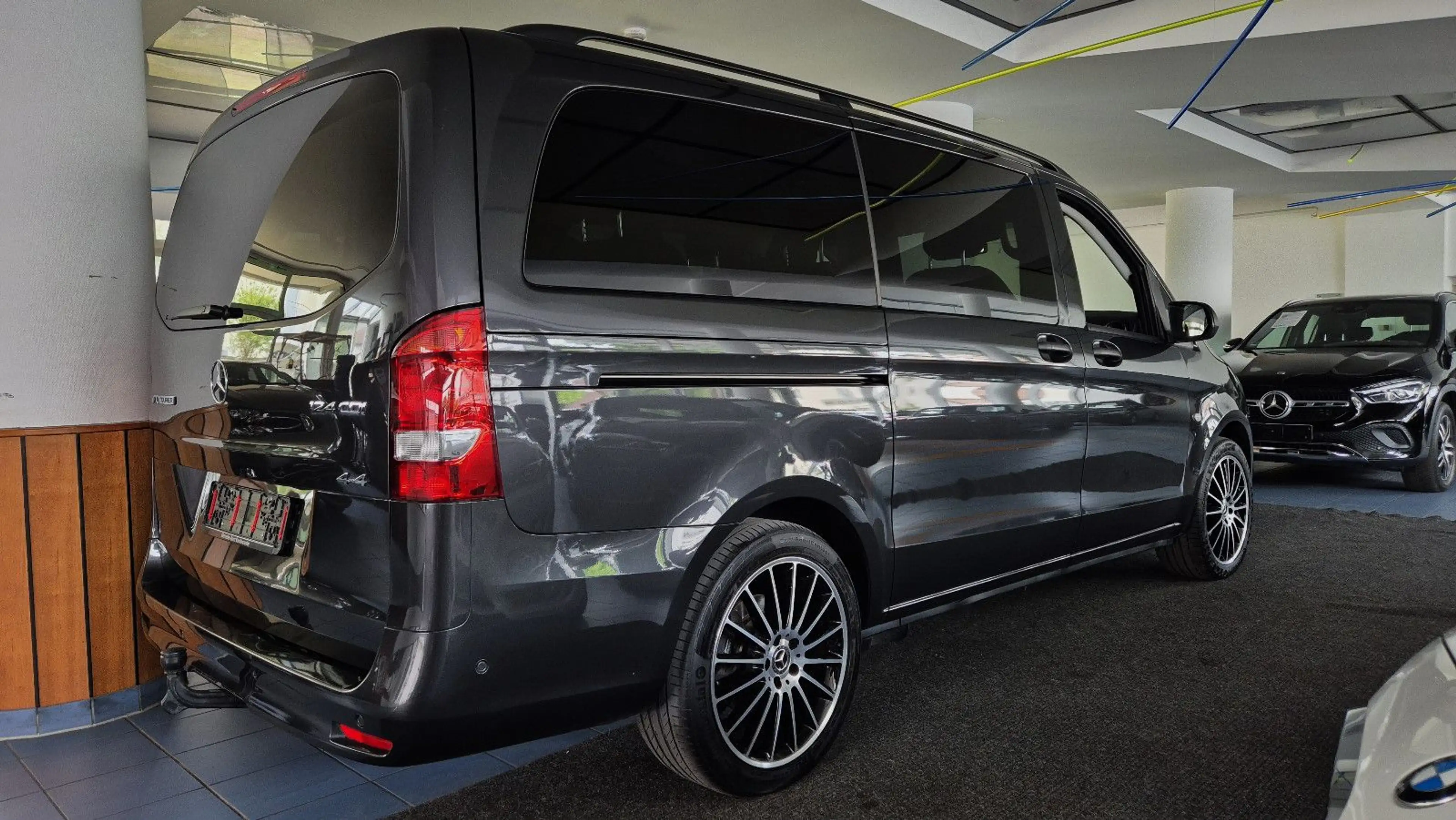 Mercedes-Benz Vito CDI Edition 4x4 lang/19"/ACC/AHK/RFK/Standh — photo 7