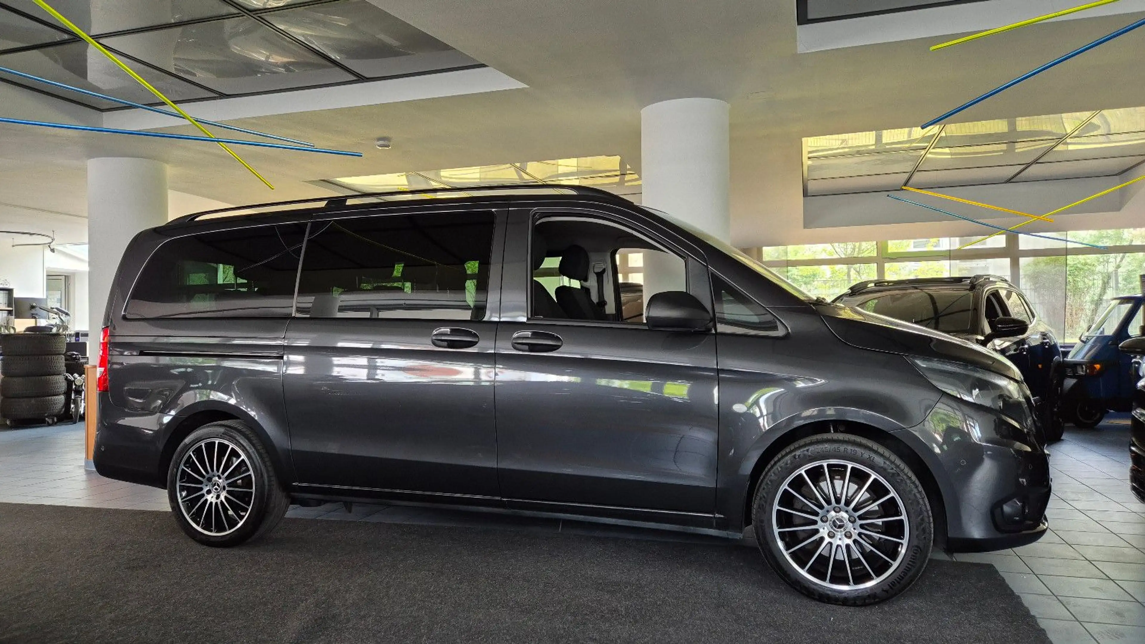 Mercedes-Benz Vito CDI Edition 4x4 lang/19"/ACC/AHK/RFK/Standh — photo 8