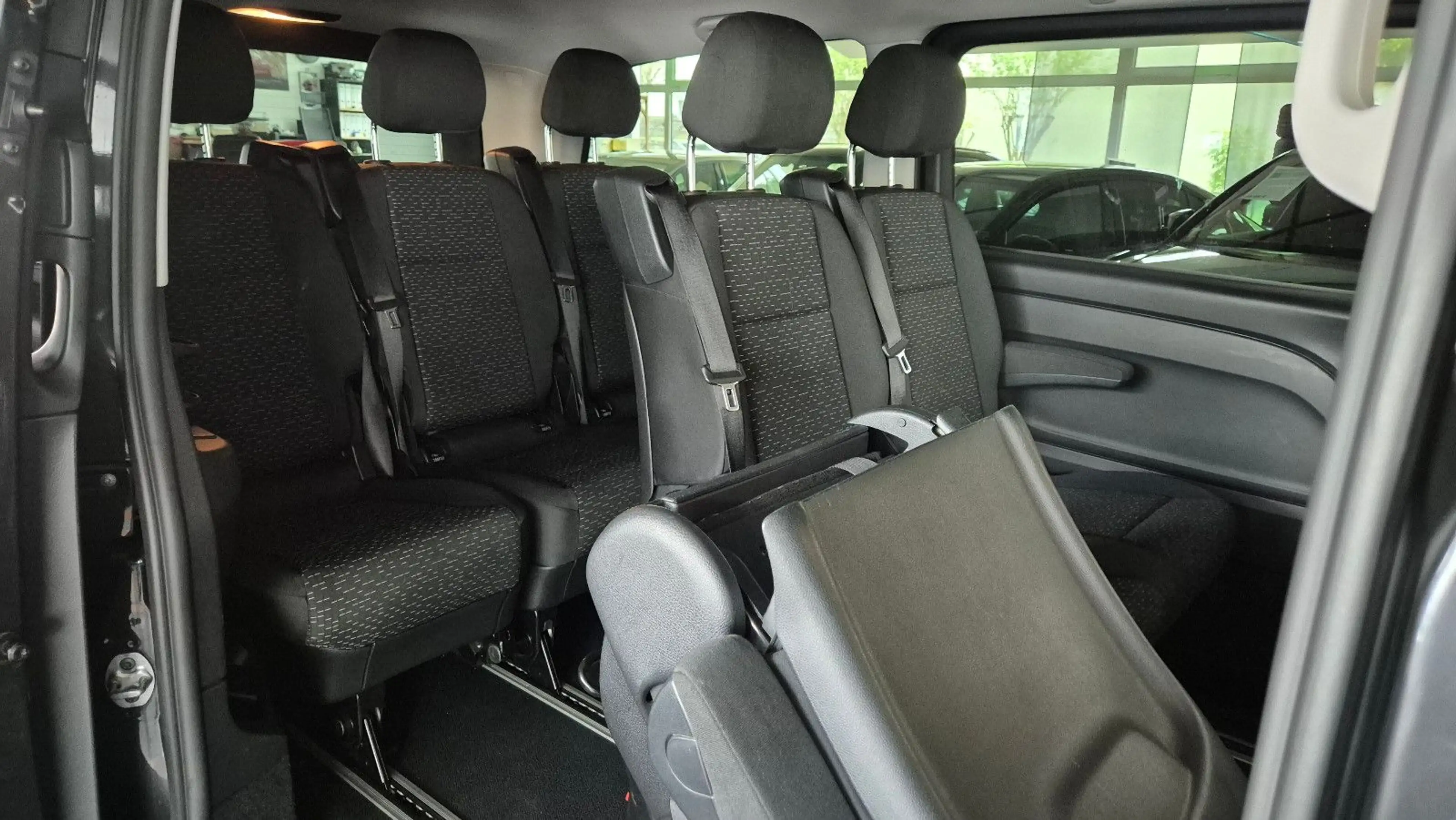 Mercedes-Benz Vito CDI Edition 4x4 lang/19"/ACC/AHK/RFK/Standh — photo 13
