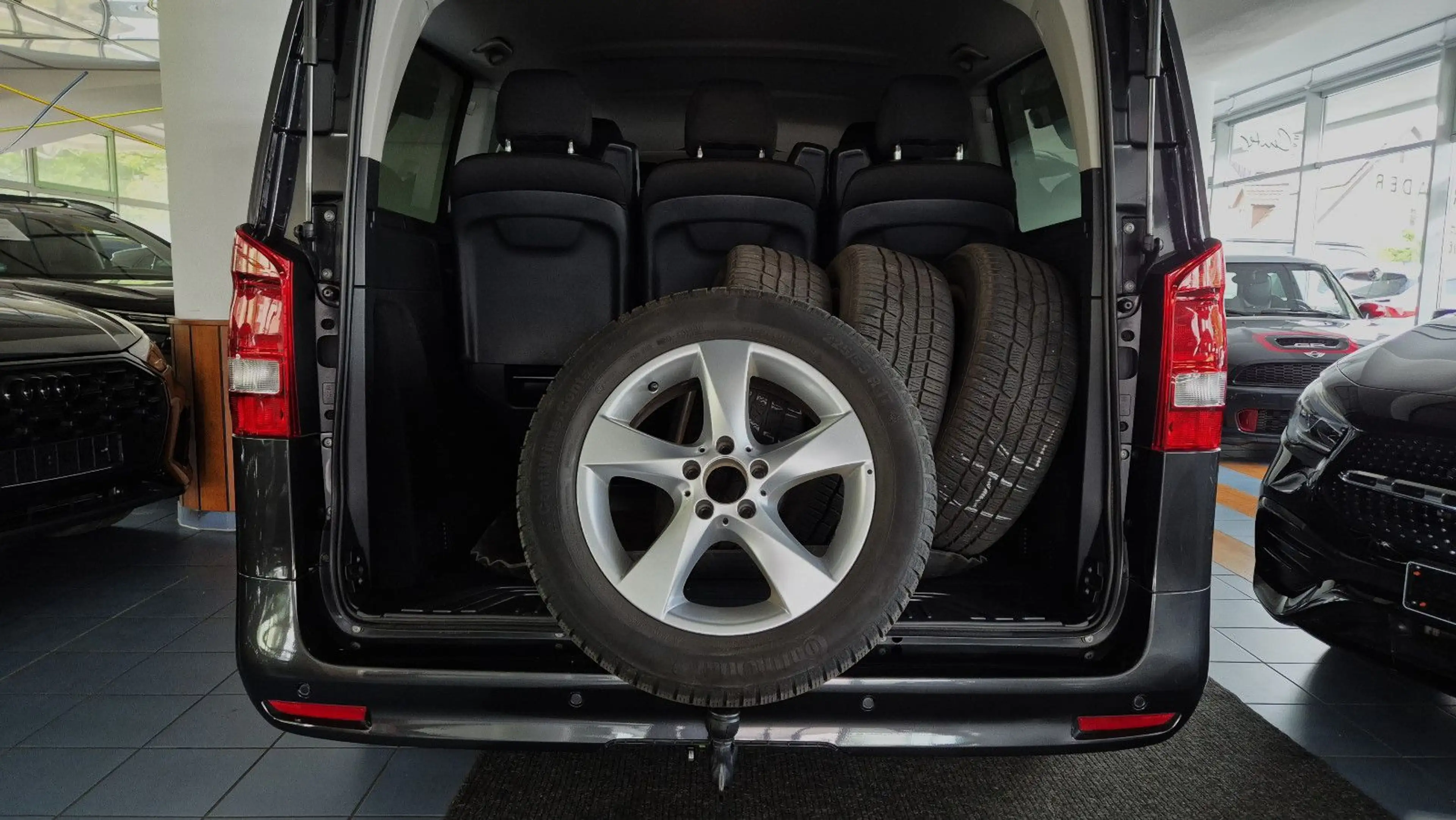 Mercedes-Benz Vito CDI Edition 4x4 lang/19"/ACC/AHK/RFK/Standh — photo 6