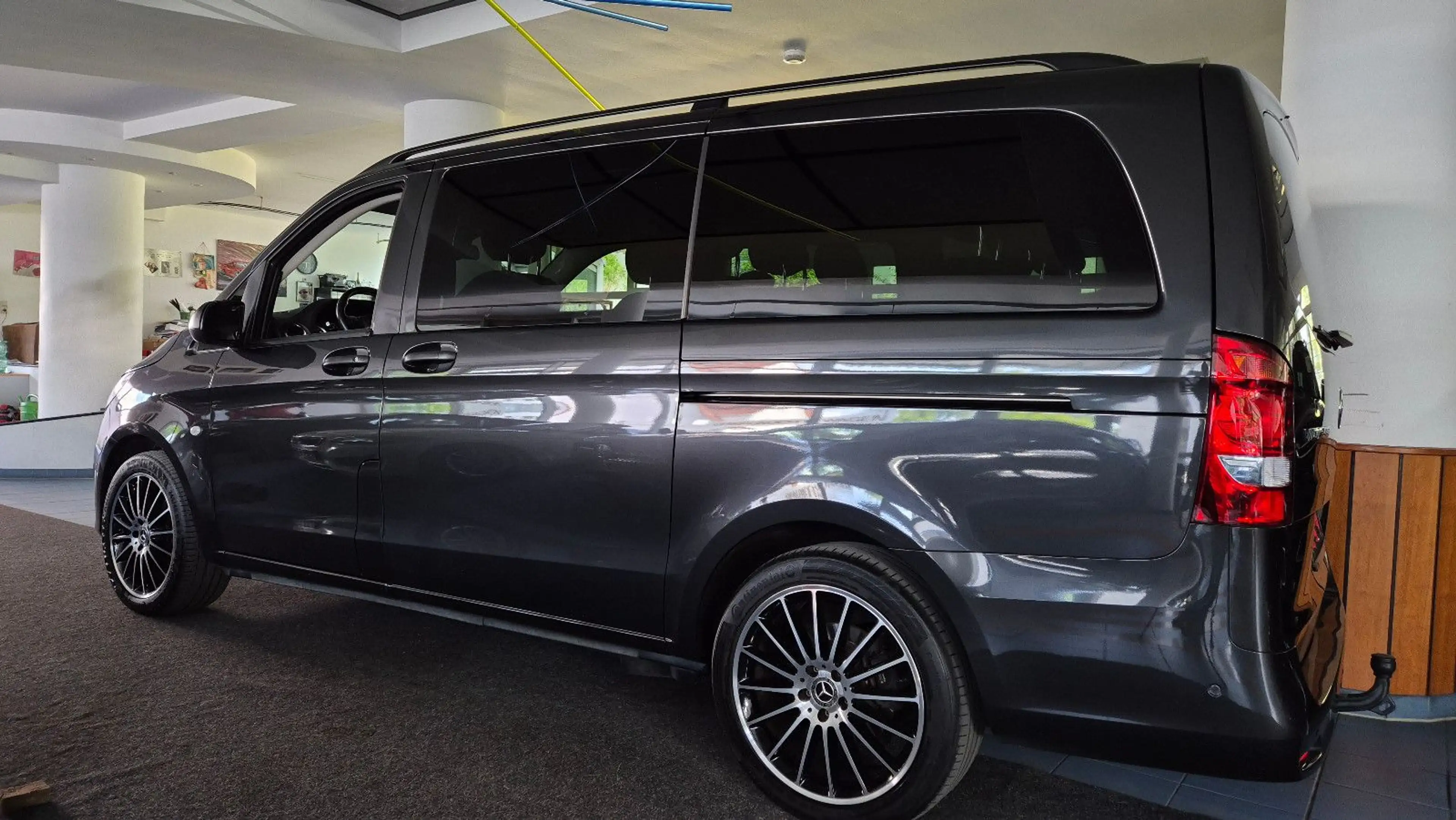 Mercedes-Benz Vito CDI Edition 4x4 lang/19"/ACC/AHK/RFK/Standh — photo 4