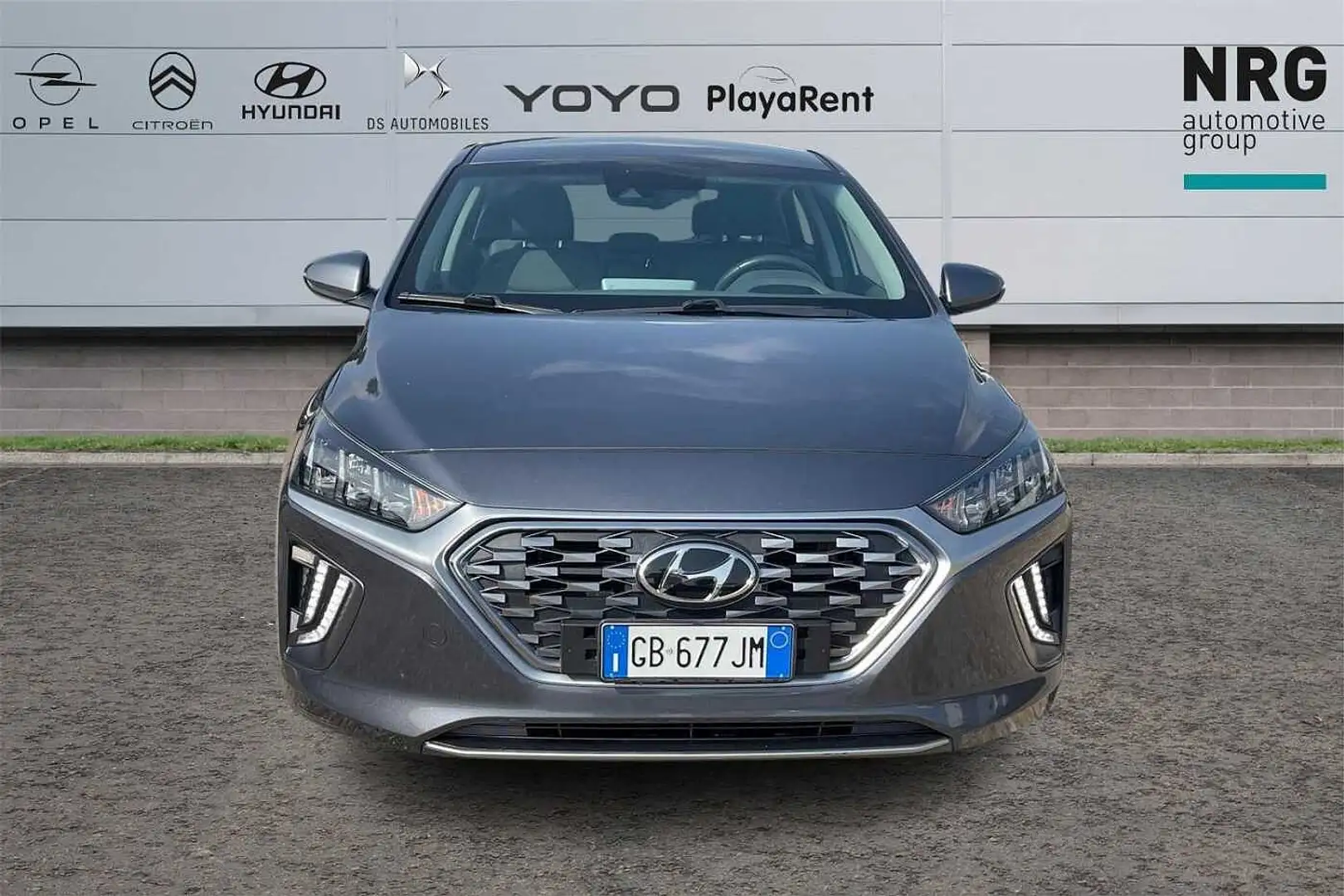 Hyundai IONIQ 1.6 Hybrid DCT Tech Grijs - 2