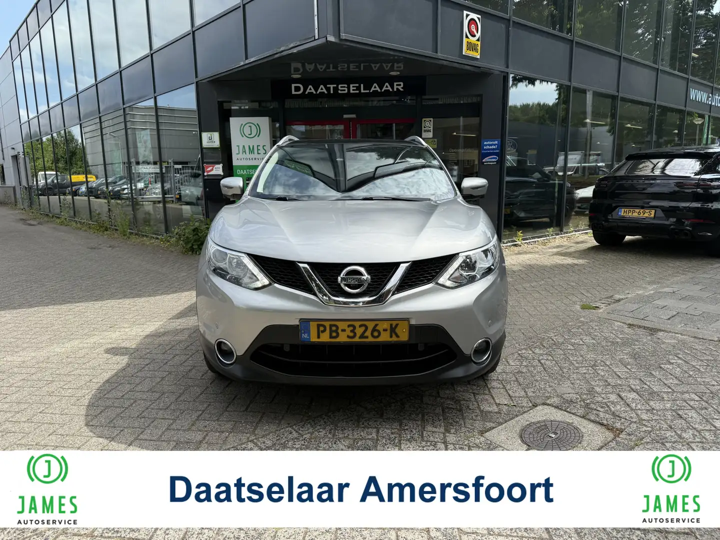 Nissan Qashqai 1.2 N-Connecta Panoramadak 360 camera navi Grijs - 1