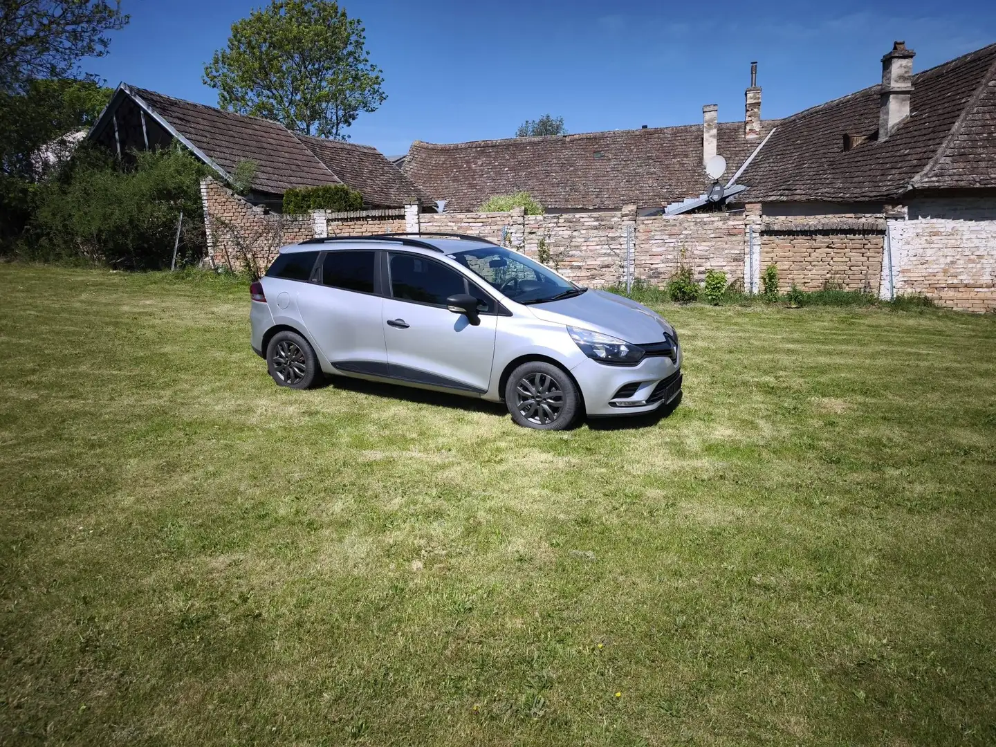 Renault Clio Clio Grandtour TCe 75 Life Life Pickerl bis 2027 Silber - 2
