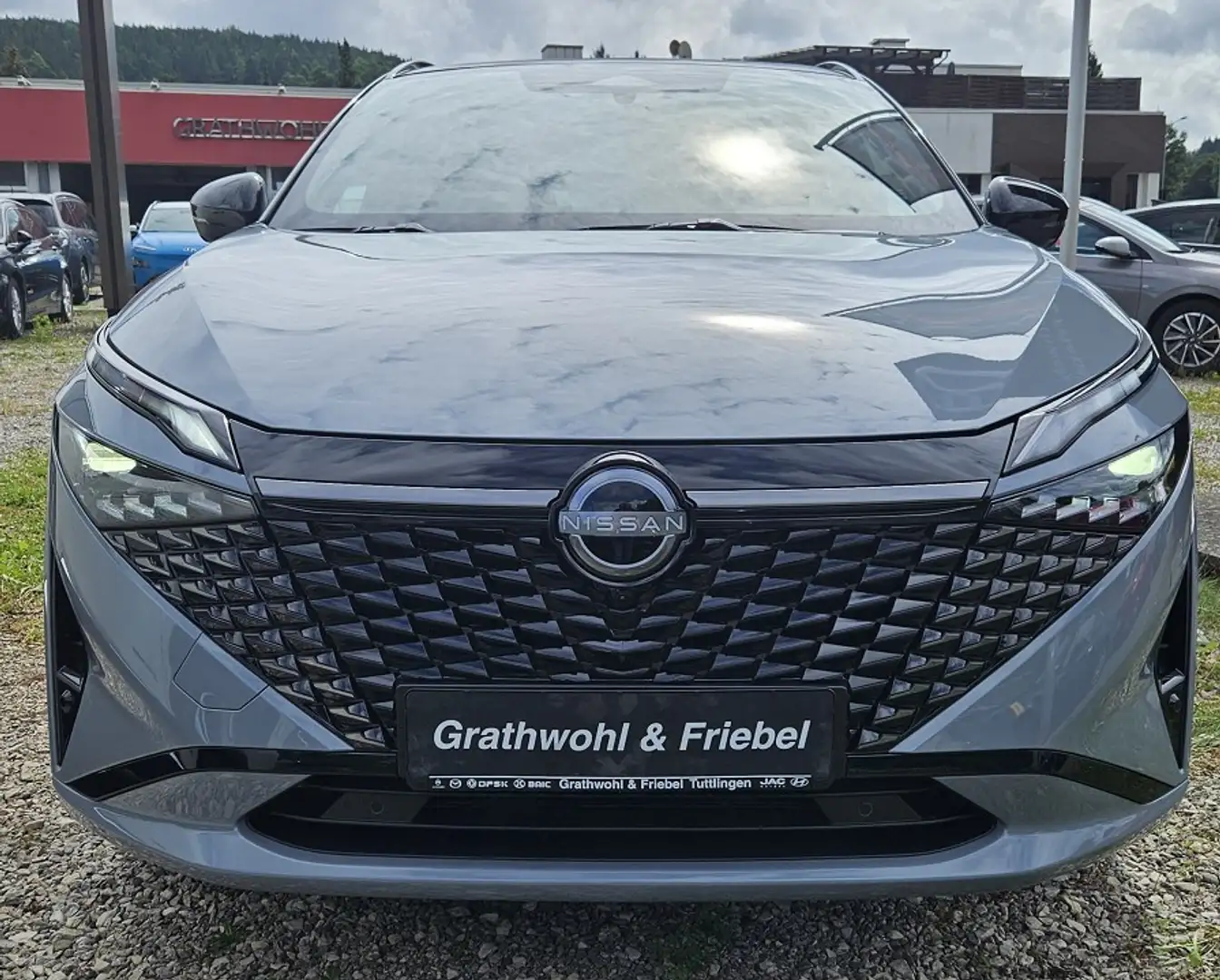Nissan Qashqai 1.5 e-POWER N-Design+PANO+BOSE Grau - 2