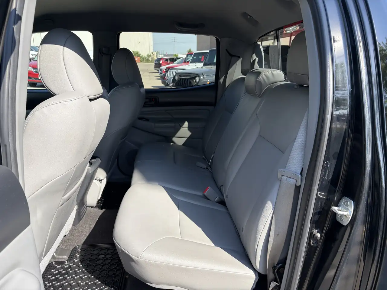 Toyota Tacoma снимка Toyota Tacoma