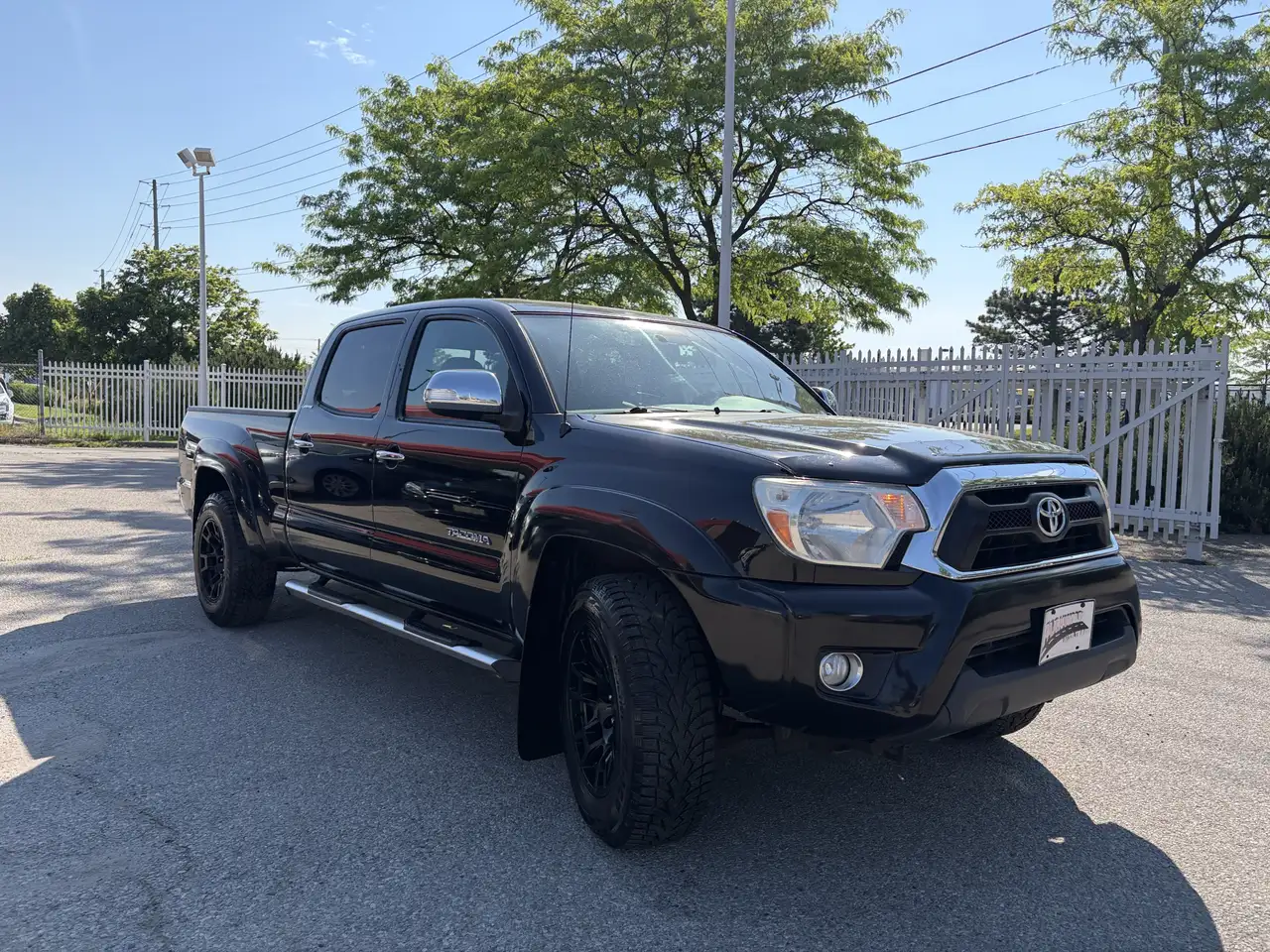 Toyota Tacoma снимка Toyota Tacoma