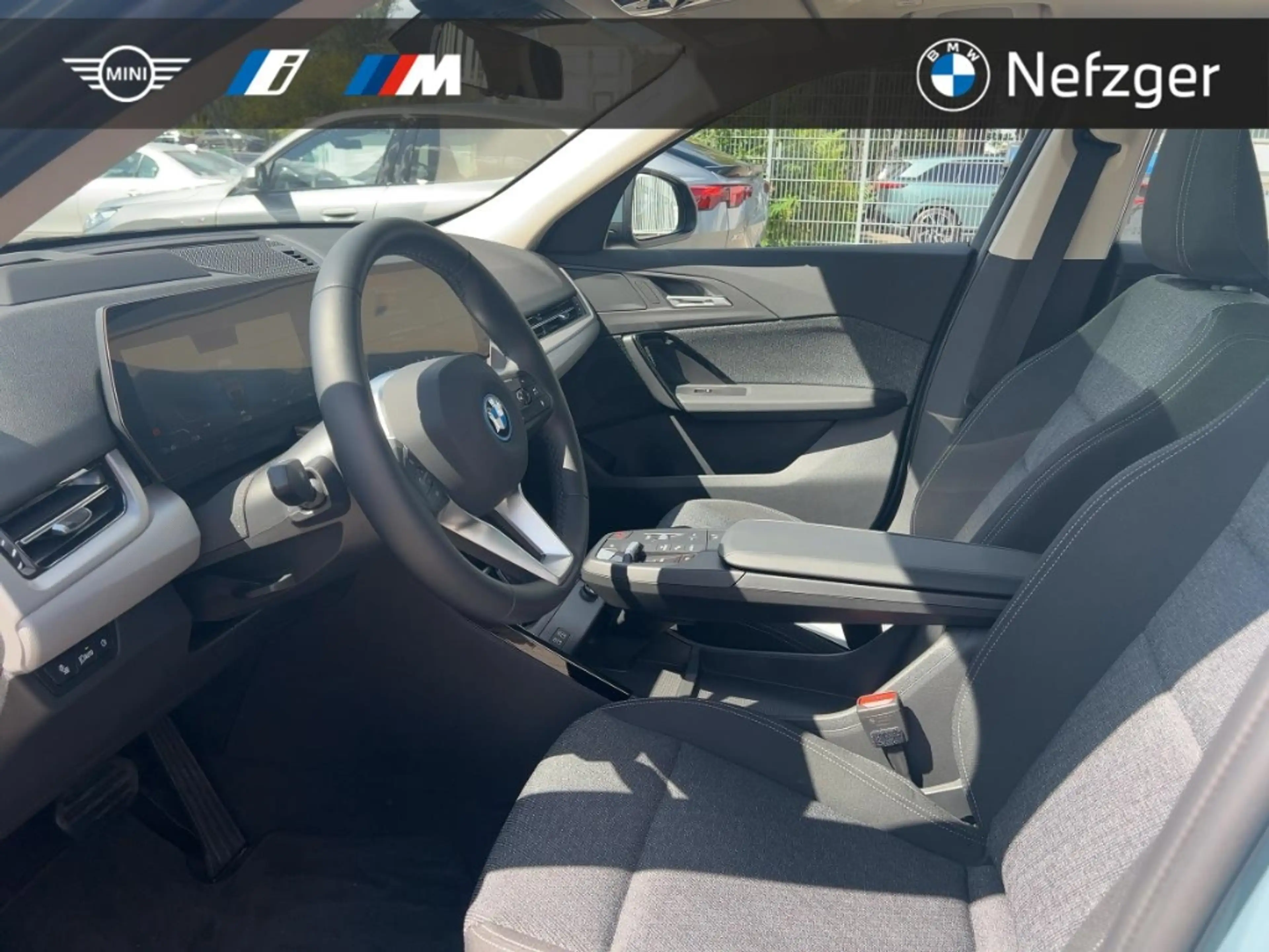 BMW X2 xDrive 30 PANO LED HUD Iconic Glow 360° — photo 8