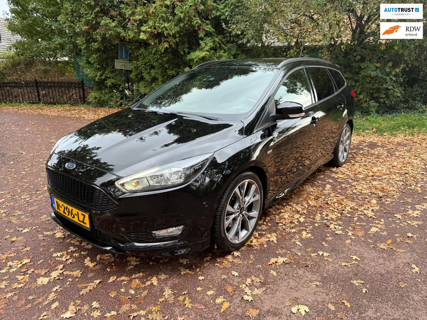 Ford Focus Wagon 1.5 Titanium ST line / Navi / Automaat / sto Noir - 1