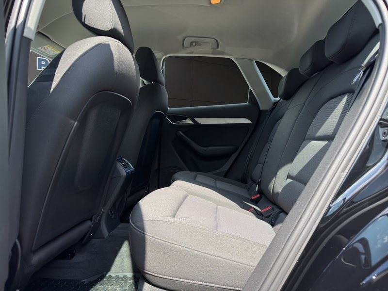 Audi Q3 2.0 TDI Quattro Basis NAVI*AHK*SHZ Klima Xenon — photo 12