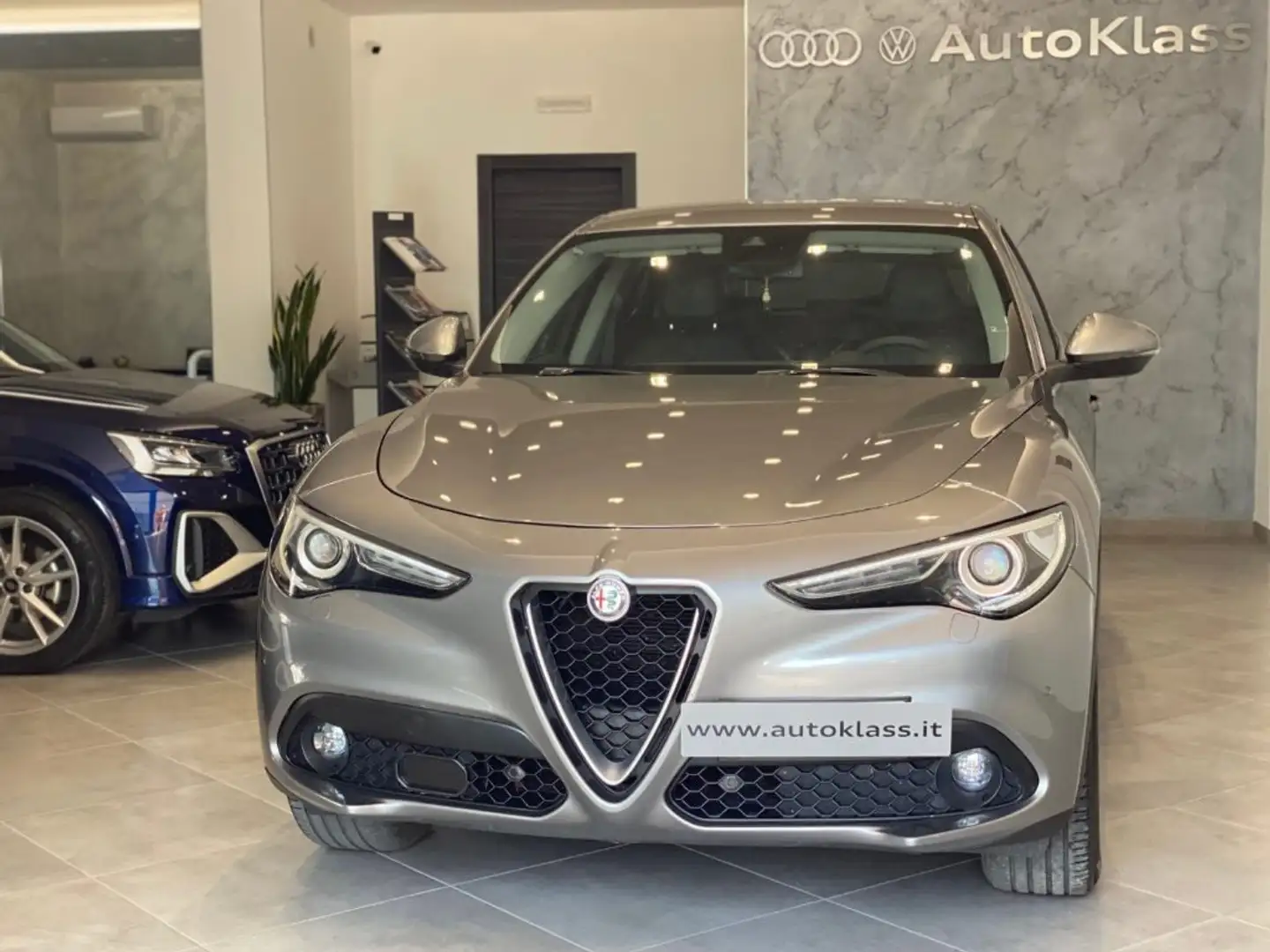 Alfa Romeo Stelvio 2.2 Turbodiesel 210 CV AT8 Q4 Executive Gris - 2