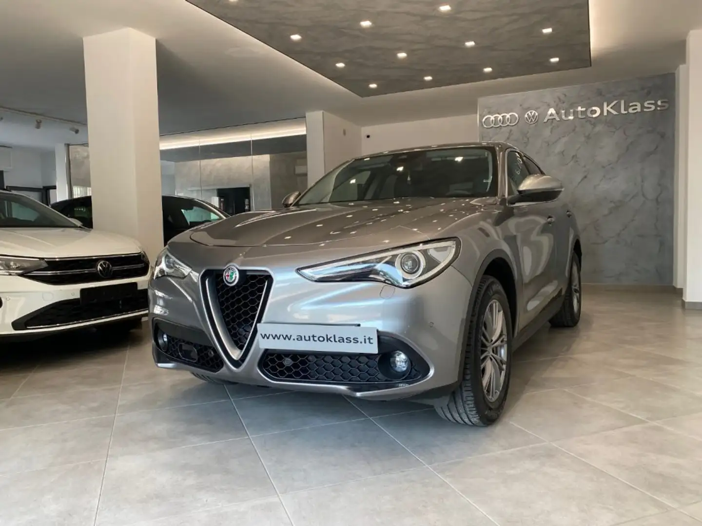 Alfa Romeo Stelvio 2.2 Turbodiesel 210 CV AT8 Q4 Executive Gris - 1
