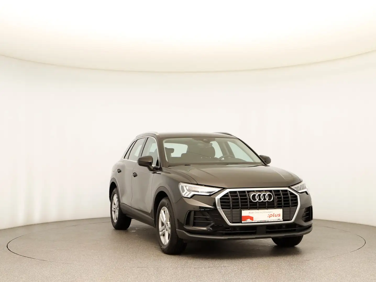 Audi Q3 35 TFSI Schwarz - 2