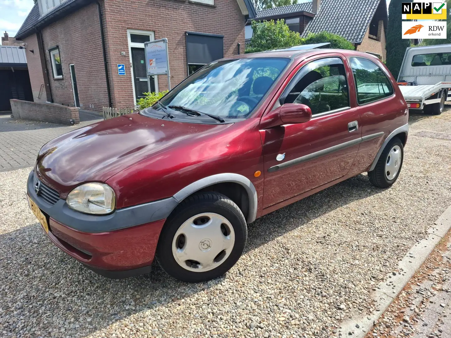 Opel Corsa 1.2i-16V Strada automaat stuurbekr cv sunroof APK Rosso - 1
