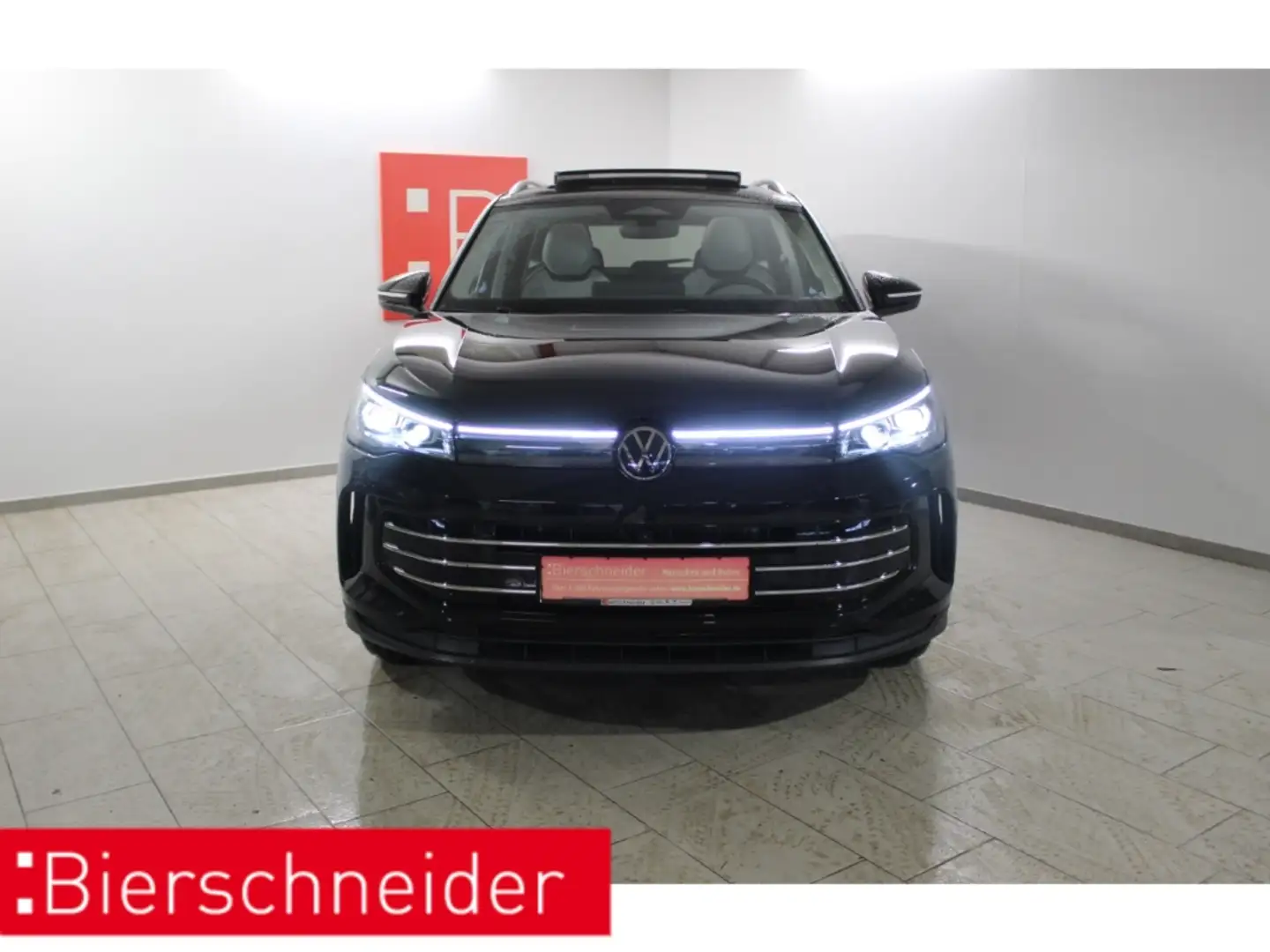 Volkswagen Tiguan 1.5 eTSI DSG Elegance 20 AHK PANO Schwarz - 2