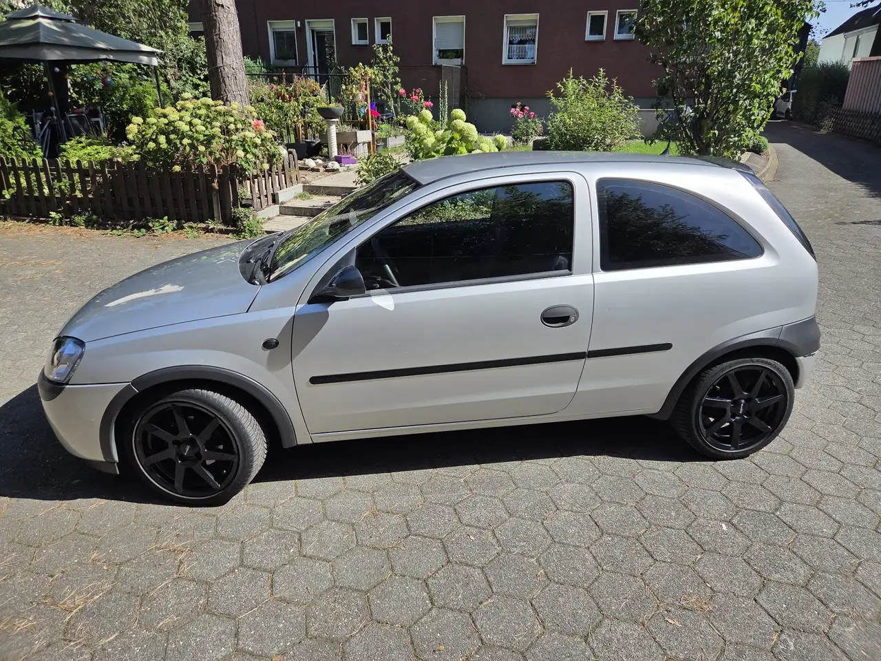 Opel Corsa 1.2 16V GSI Optik MIT TÜV 2/28, foto 1