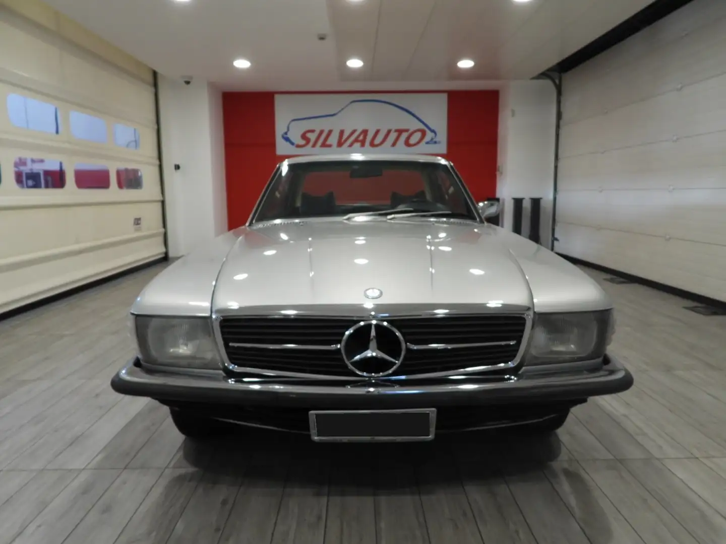 Mercedes-Benz 350 SLC C107 - TETTO APRIBILE – CONSERVATO (1973) Срібний - 2