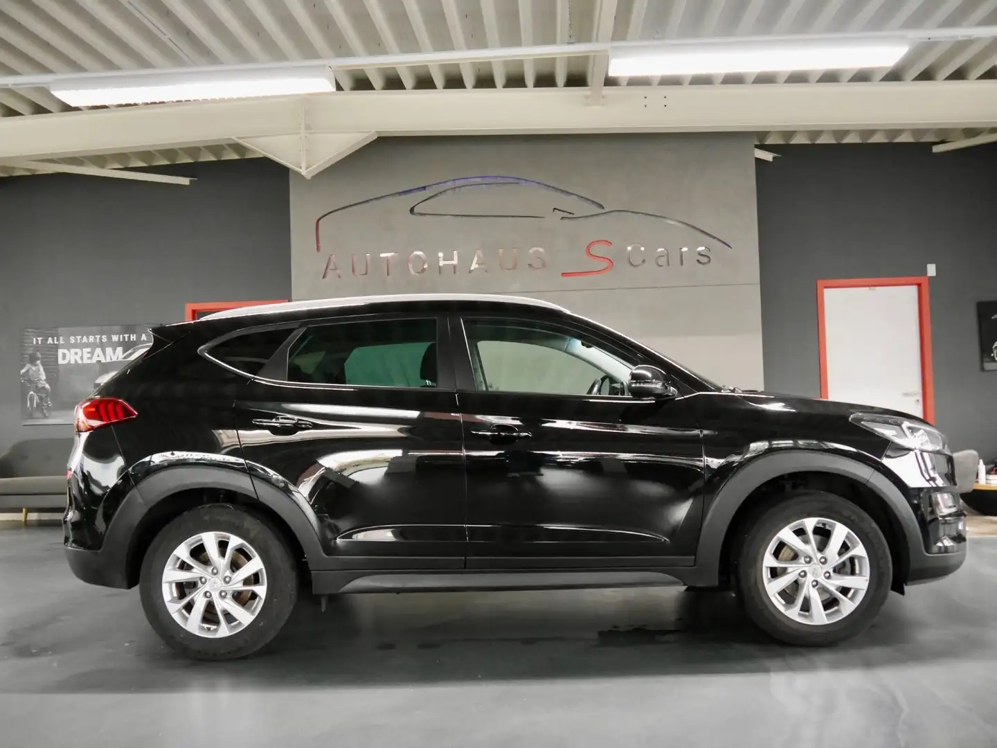 Hyundai TUCSON Trend 2WD*Navi*AHK* Schwarz - 2