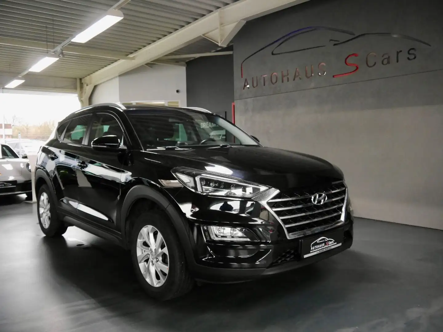 Hyundai TUCSON Trend 2WD*Navi*AHK* Schwarz - 1