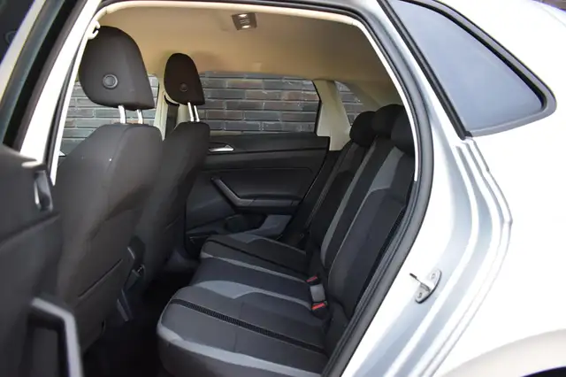 Volkswagen Polo view 5