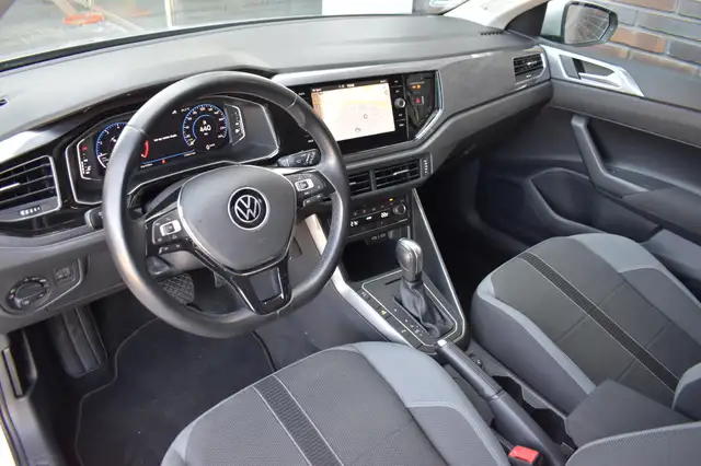 Volkswagen Polo view 4