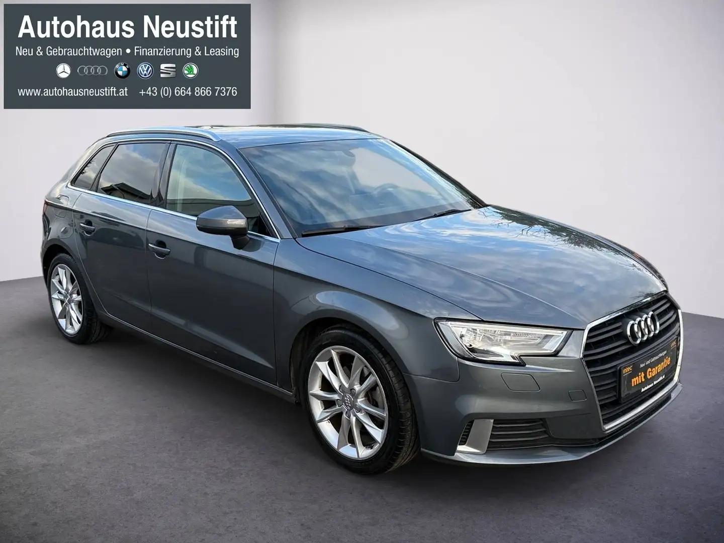 Audi A3 A3 Sportback 1.6 TDI Sport Grau - 2