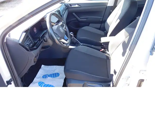 Volkswagen Polo view 10