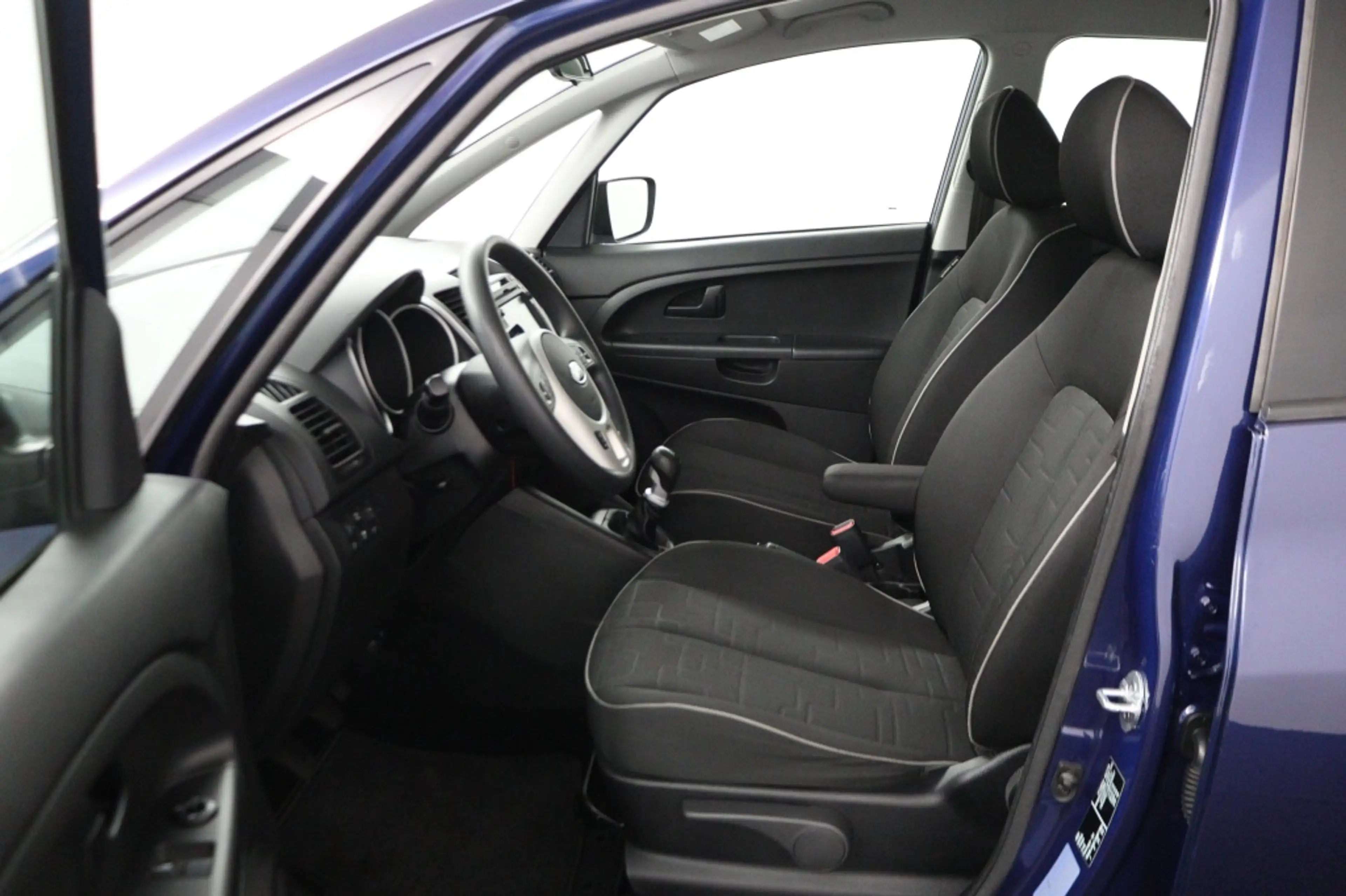 Kia Venga 1.4 CVVT Seven * Navi * Trekhaak * Cruise Control — photo 4