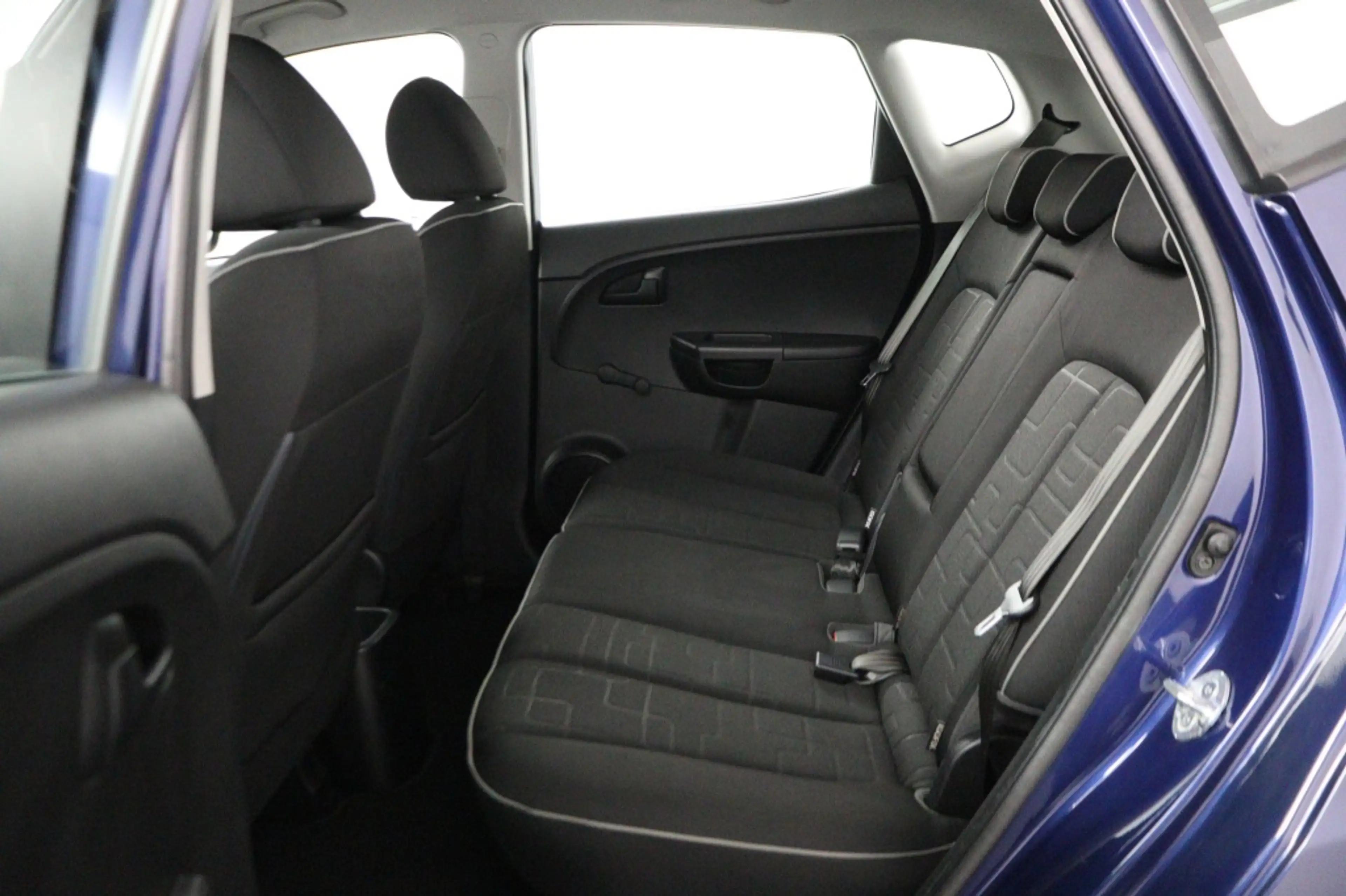 Kia Venga 1.4 CVVT Seven * Navi * Trekhaak * Cruise Control — photo 5