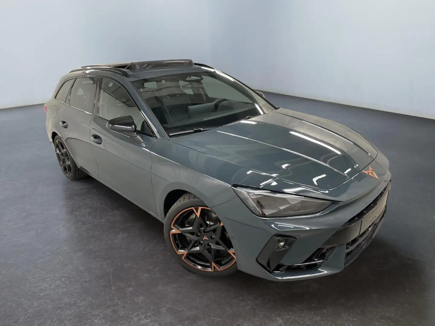 CUPRA Leon Sportstourer VZ 2.0 TSI 333PS/245kW 4x4 DSG7 20... Blau - 1