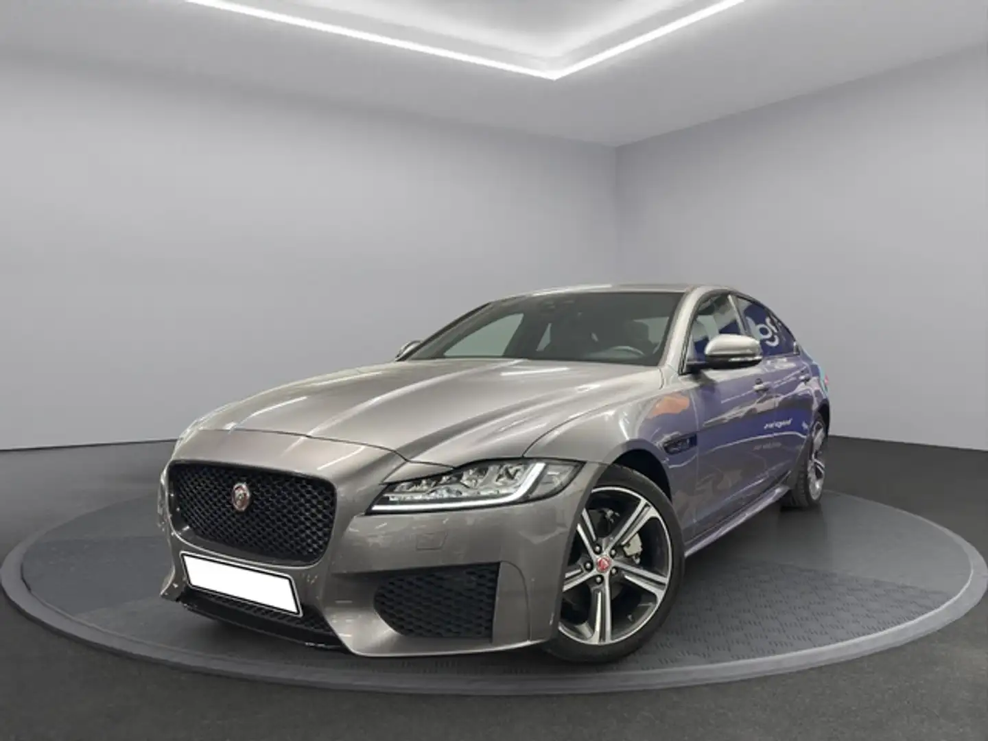 Jaguar XF 2.0i4D Chequered Flag Aut. 180 Gris - 1