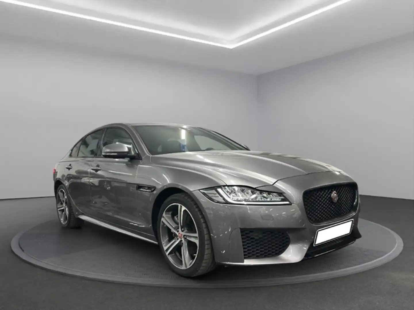 Jaguar XF 2.0i4D Chequered Flag Aut. 180 Gris - 2