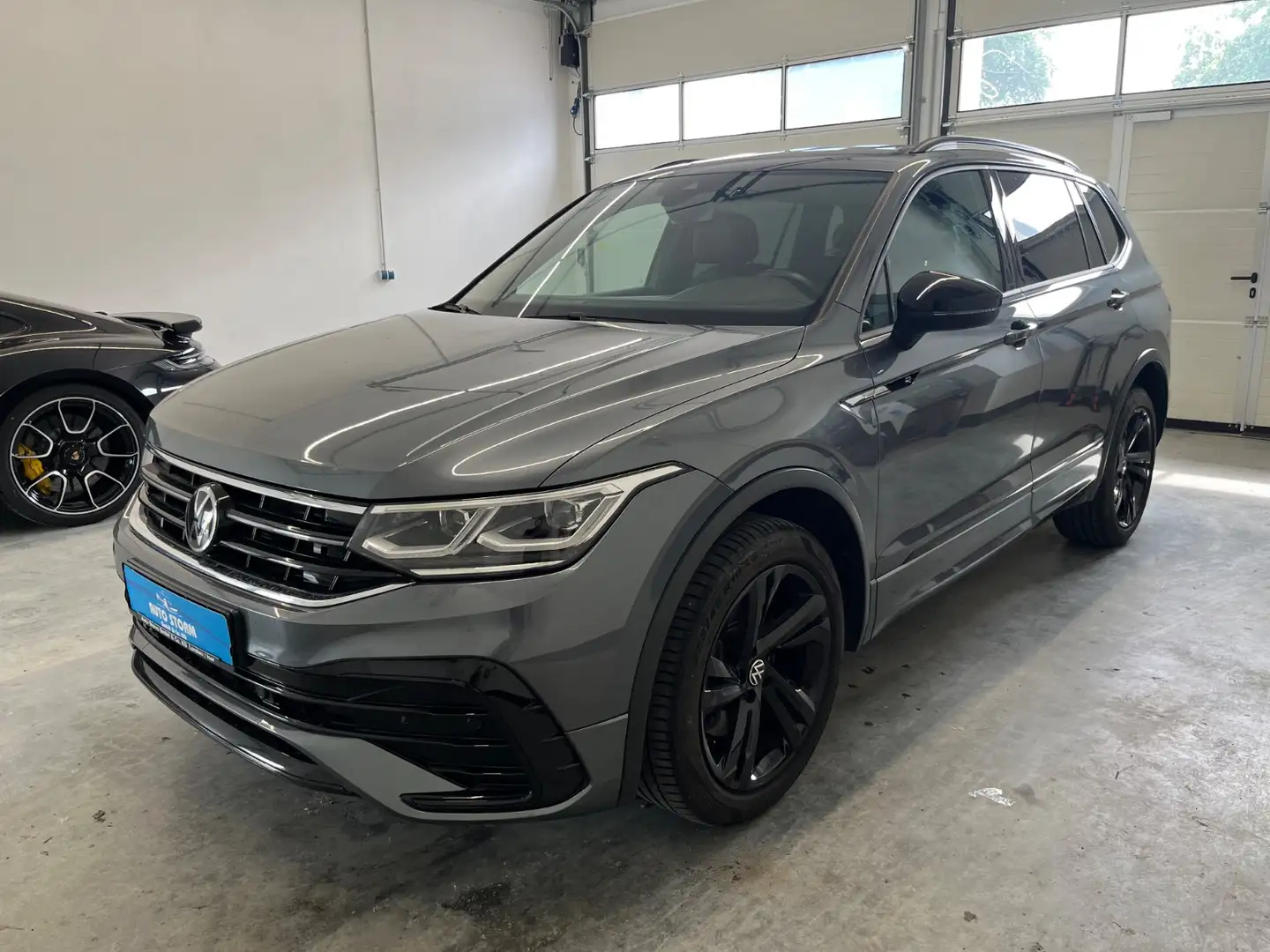 Volkswagen Tiguan Allspace 2.0 TDI 4Motion R-Line*7-Sitz*1-Ha* Grijs - 1