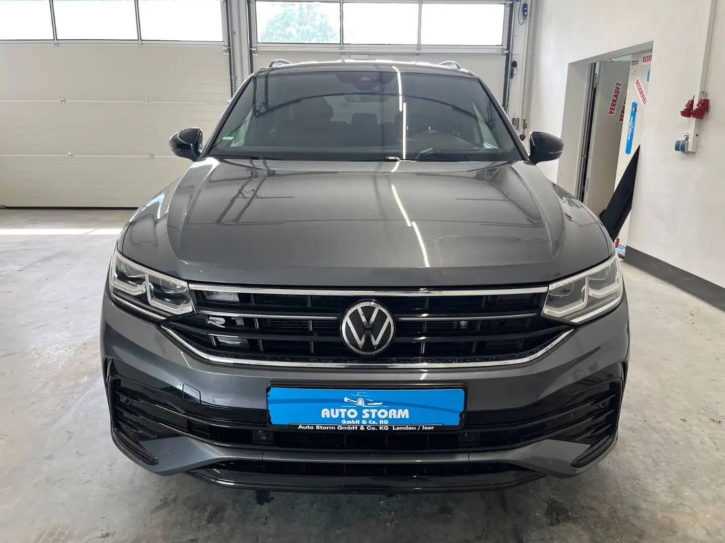 Volkswagen Tiguan Allspace 2.0 TDI 4Motion R-Line*7-Sitz*1-Ha* Grijs - 2