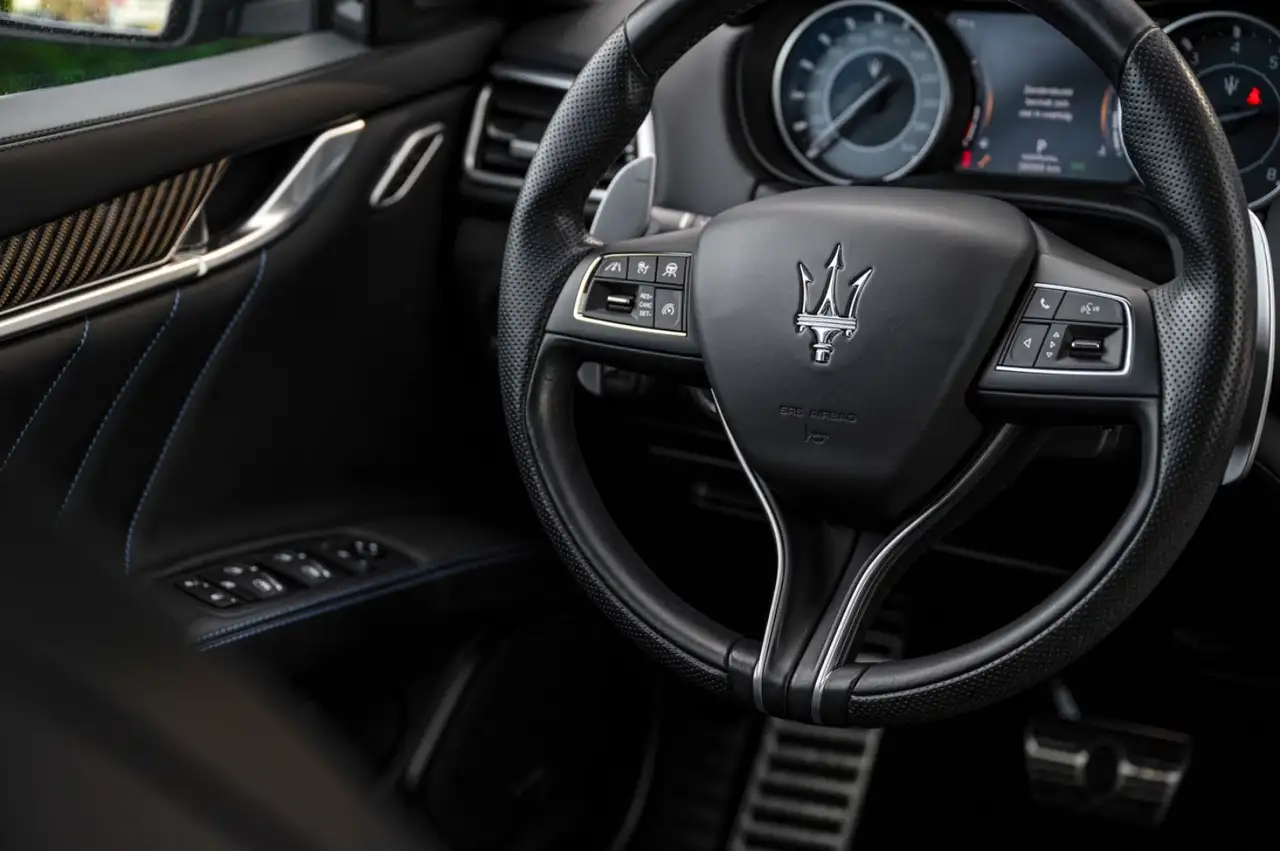 Maserati Ghibli 2021 — фото 11