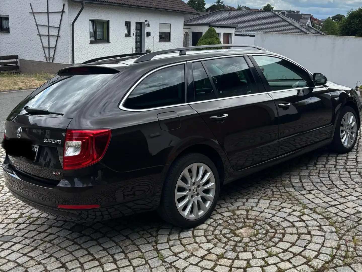 Skoda Superb Superb Combi 2.0 TDI Green tec 4x4 Exclusive Braun - 2