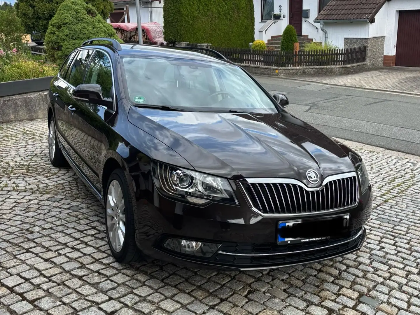 Skoda Superb Superb Combi 2.0 TDI Green tec 4x4 Exclusive Braun - 1