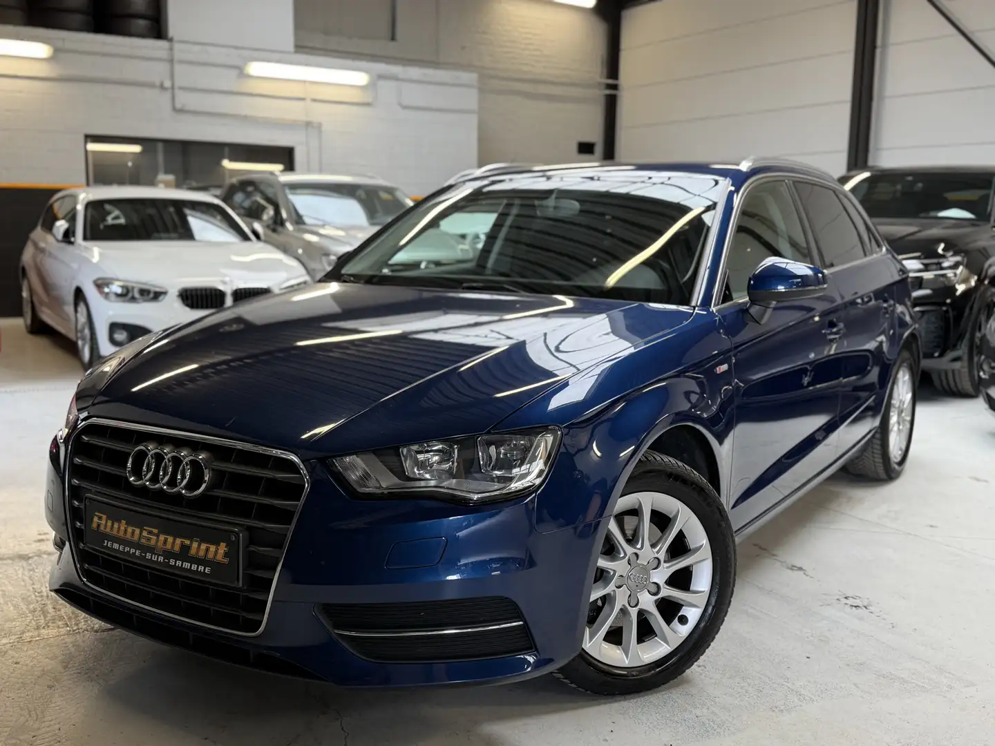 Audi A3 Sportback 1.2 TFSI Attraction S tronic Bleu - 2