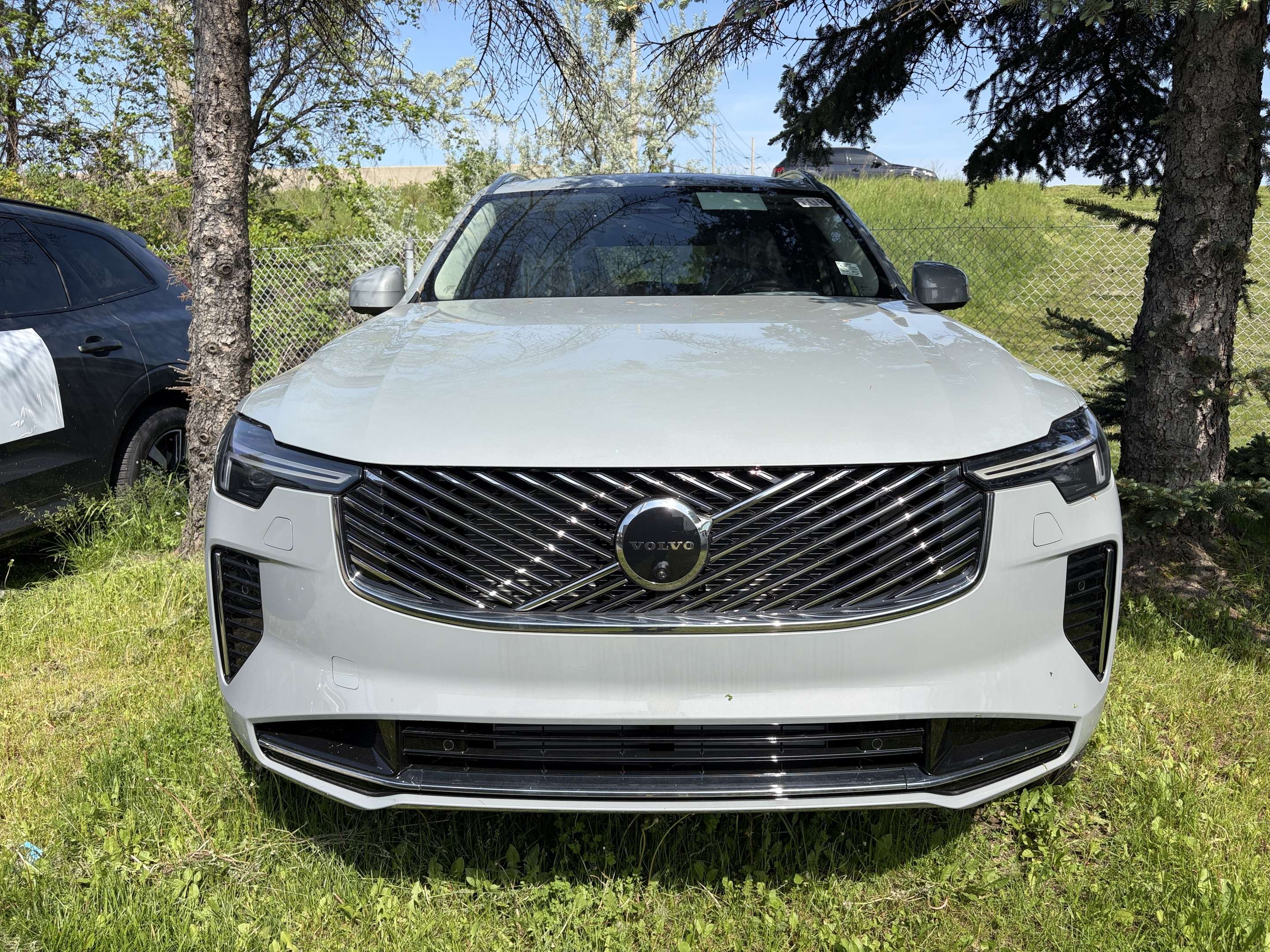 2026 Volvo XC90 T8 AWD Plus Bright Theme 7-Seater alt 5