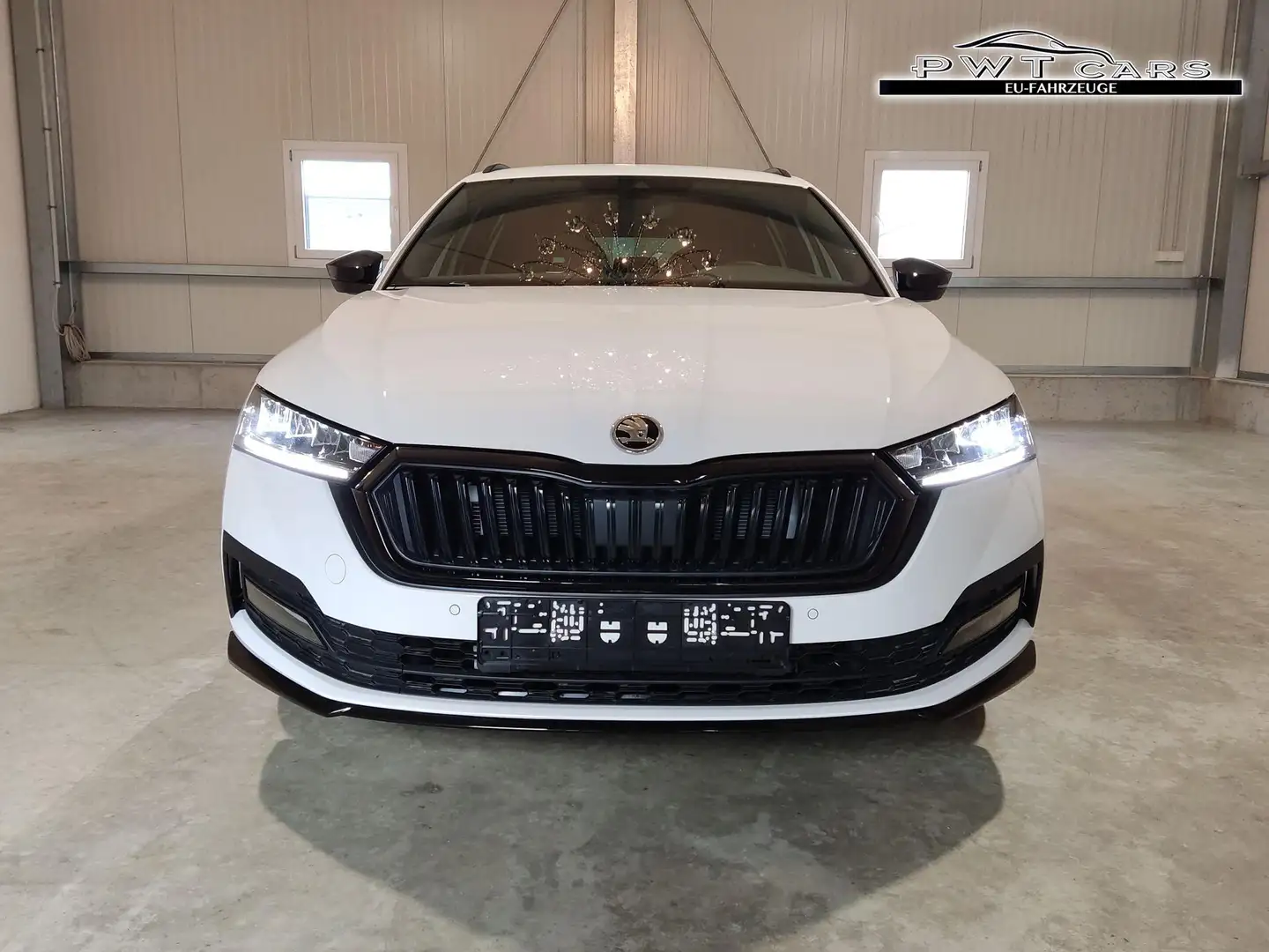Skoda Octavia Combi 1.5 e-TEC MHEV 150 PS SportLine DSG Garan... Fehér - 2